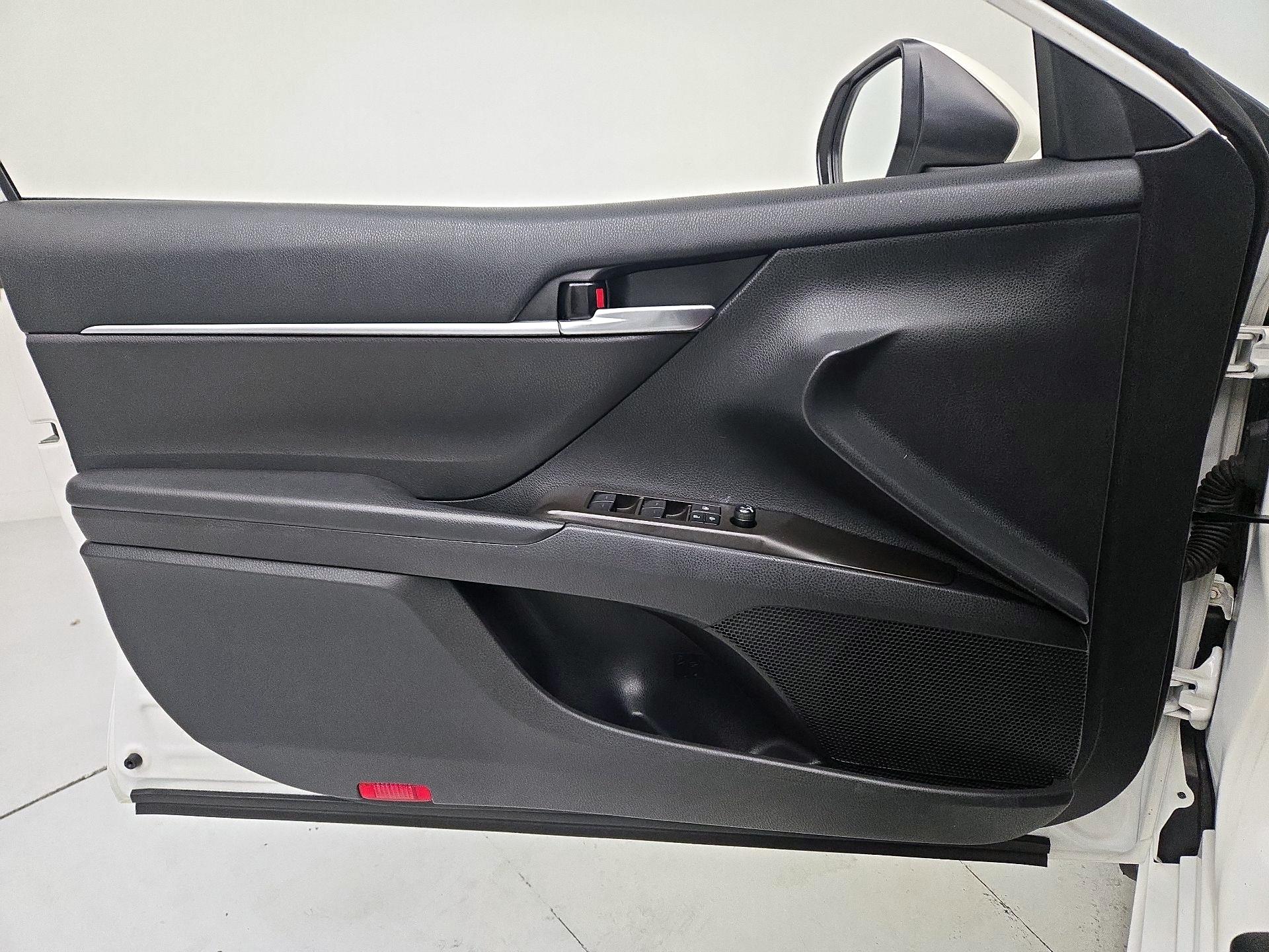 Thumbnail: 2023 Toyota Camry - 12