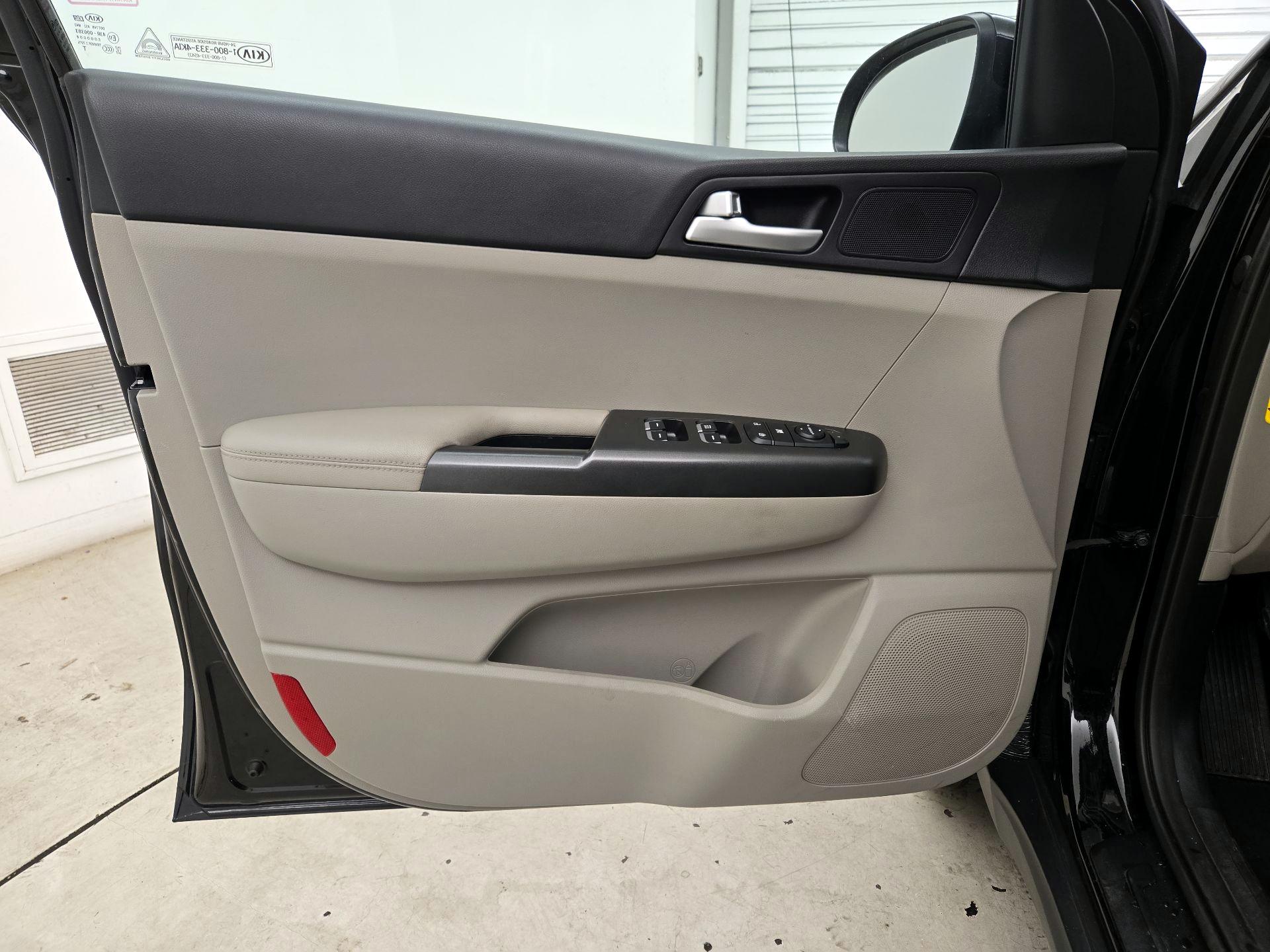 Thumbnail: 2020 Kia Sportage - 12