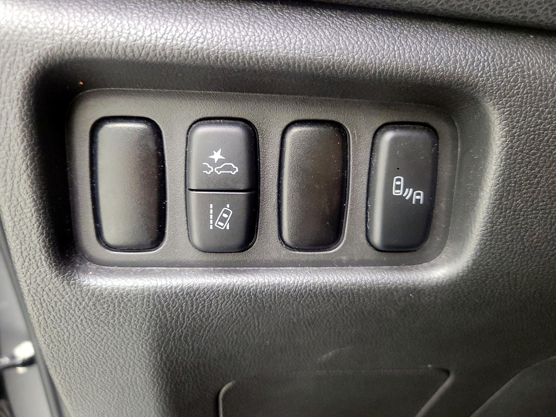 Thumbnail: 2021 Mitsubishi Outlander Sport - 13