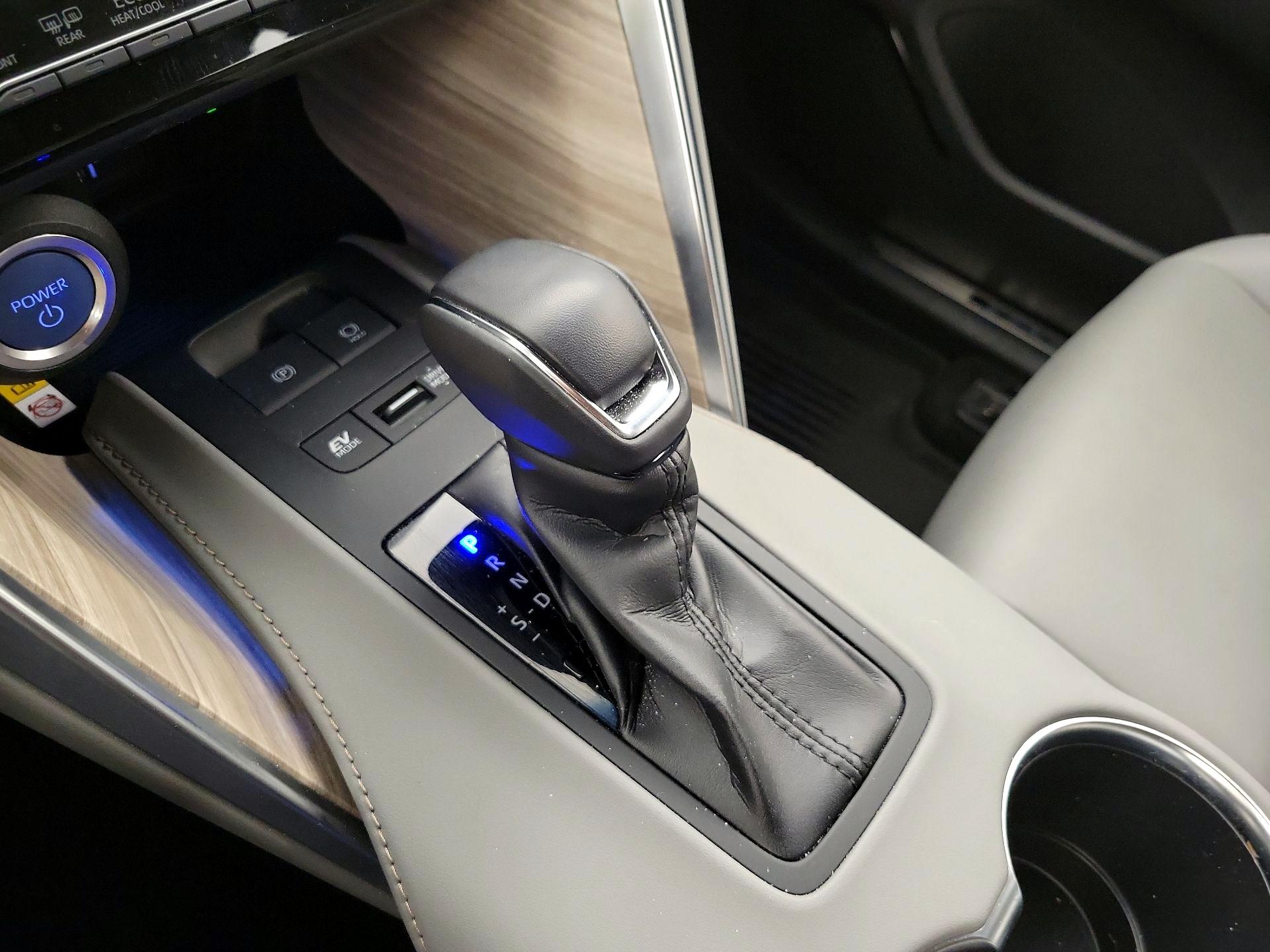 Thumbnail: 2022 Toyota Venza - 17