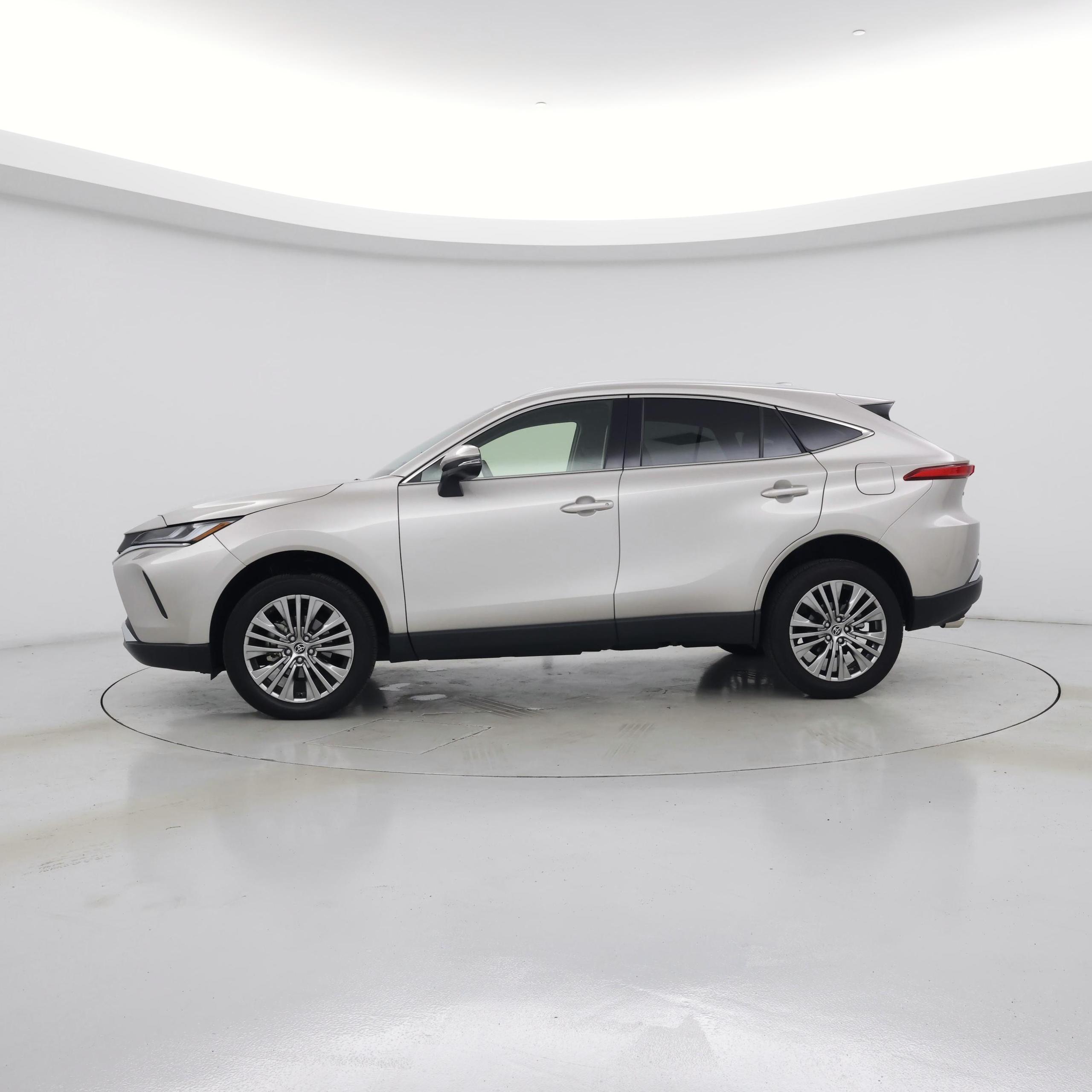 Thumbnail: 2022 Toyota Venza - 3