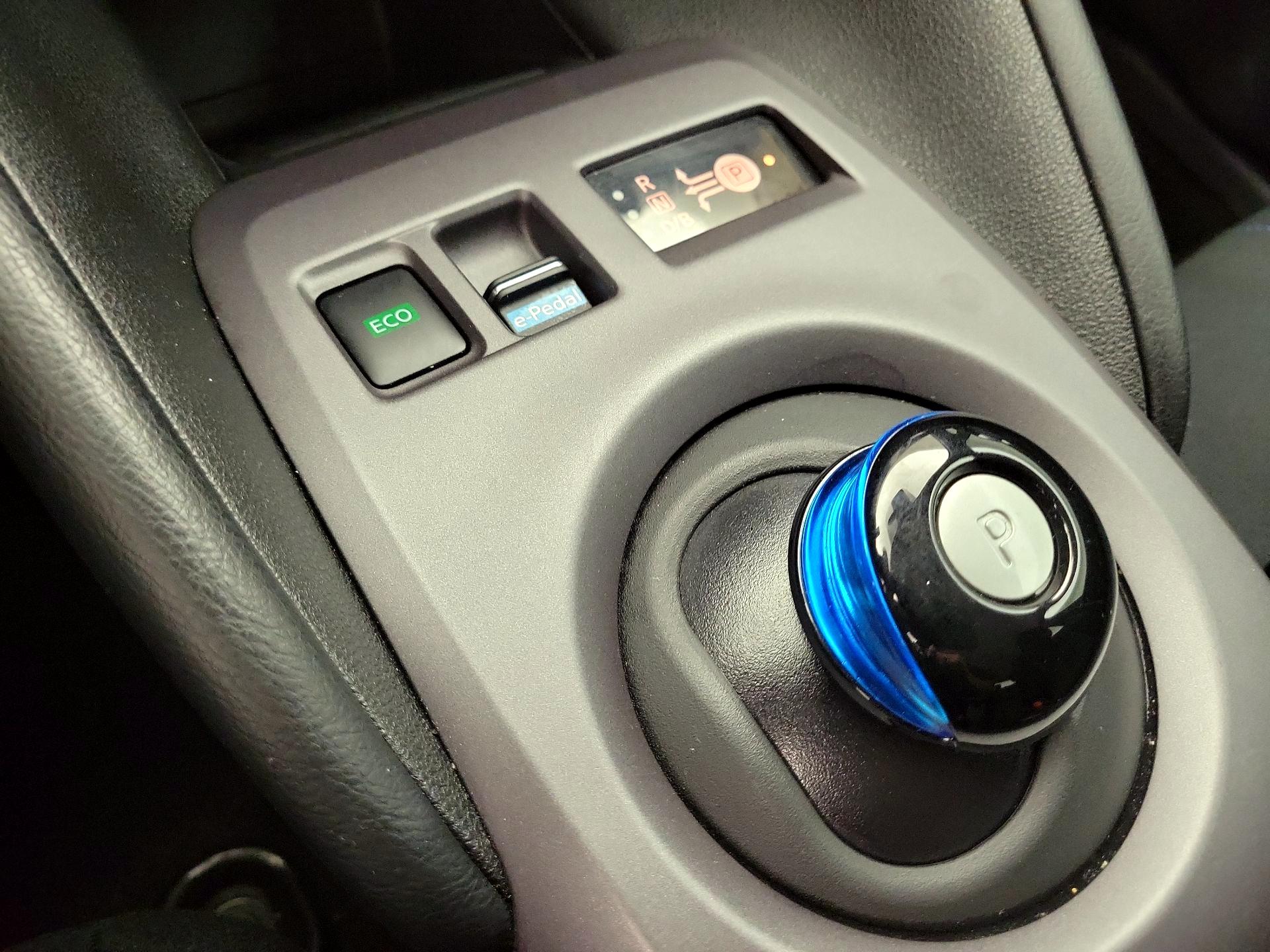 Thumbnail: 2024 Nissan Leaf - 17