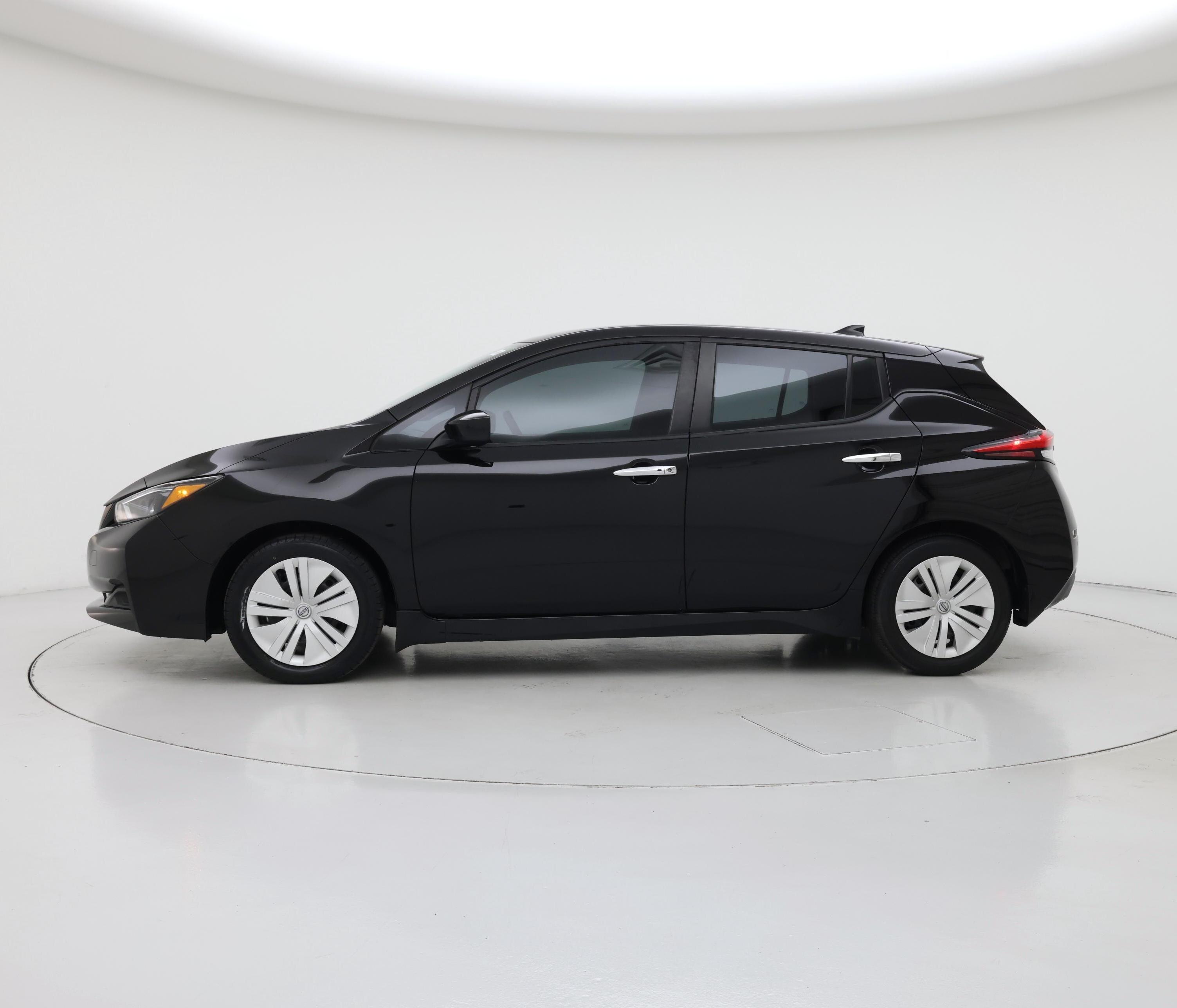 Thumbnail: 2024 Nissan Leaf - 3