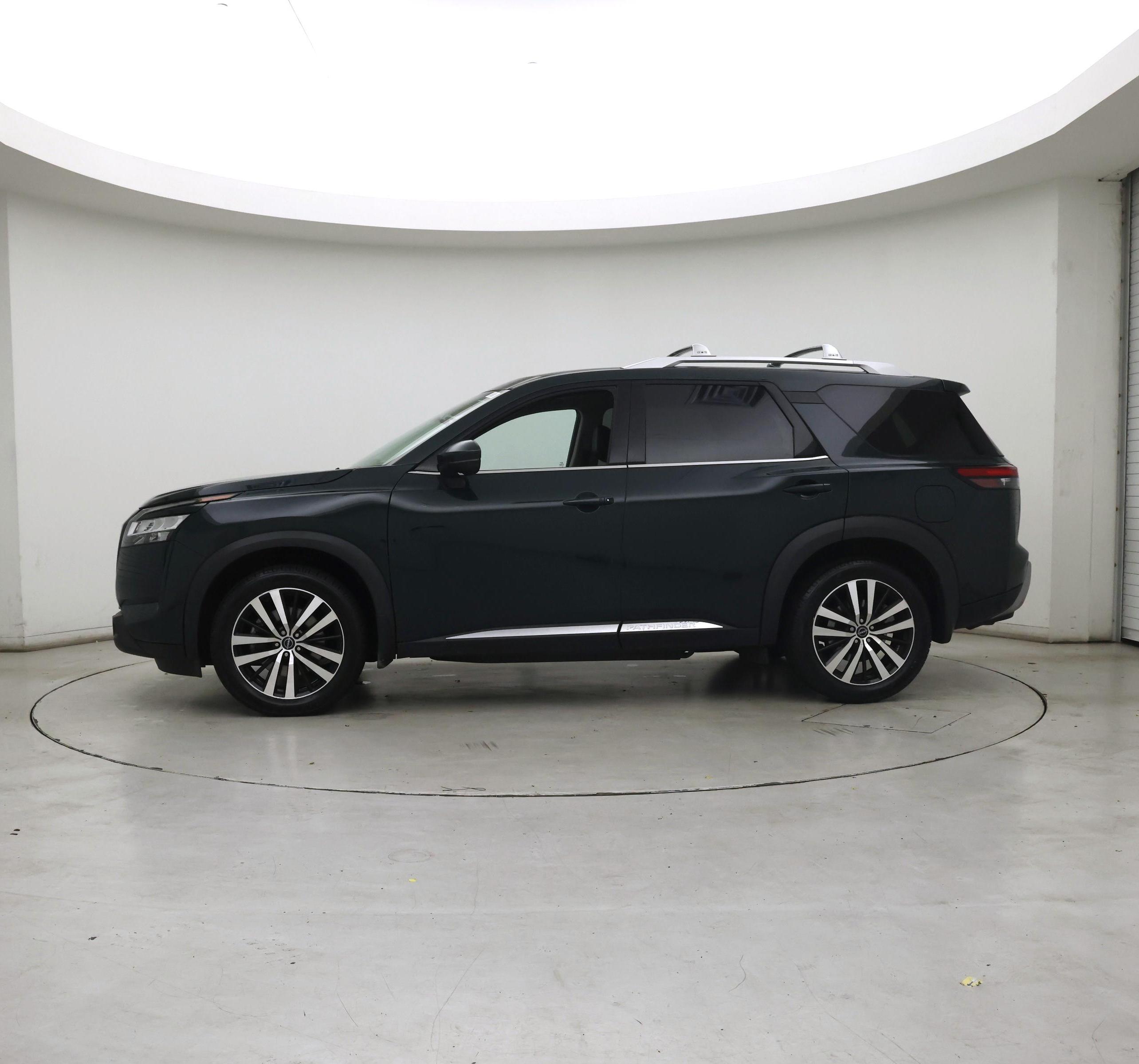 Thumbnail: 2023 Nissan Pathfinder - 3