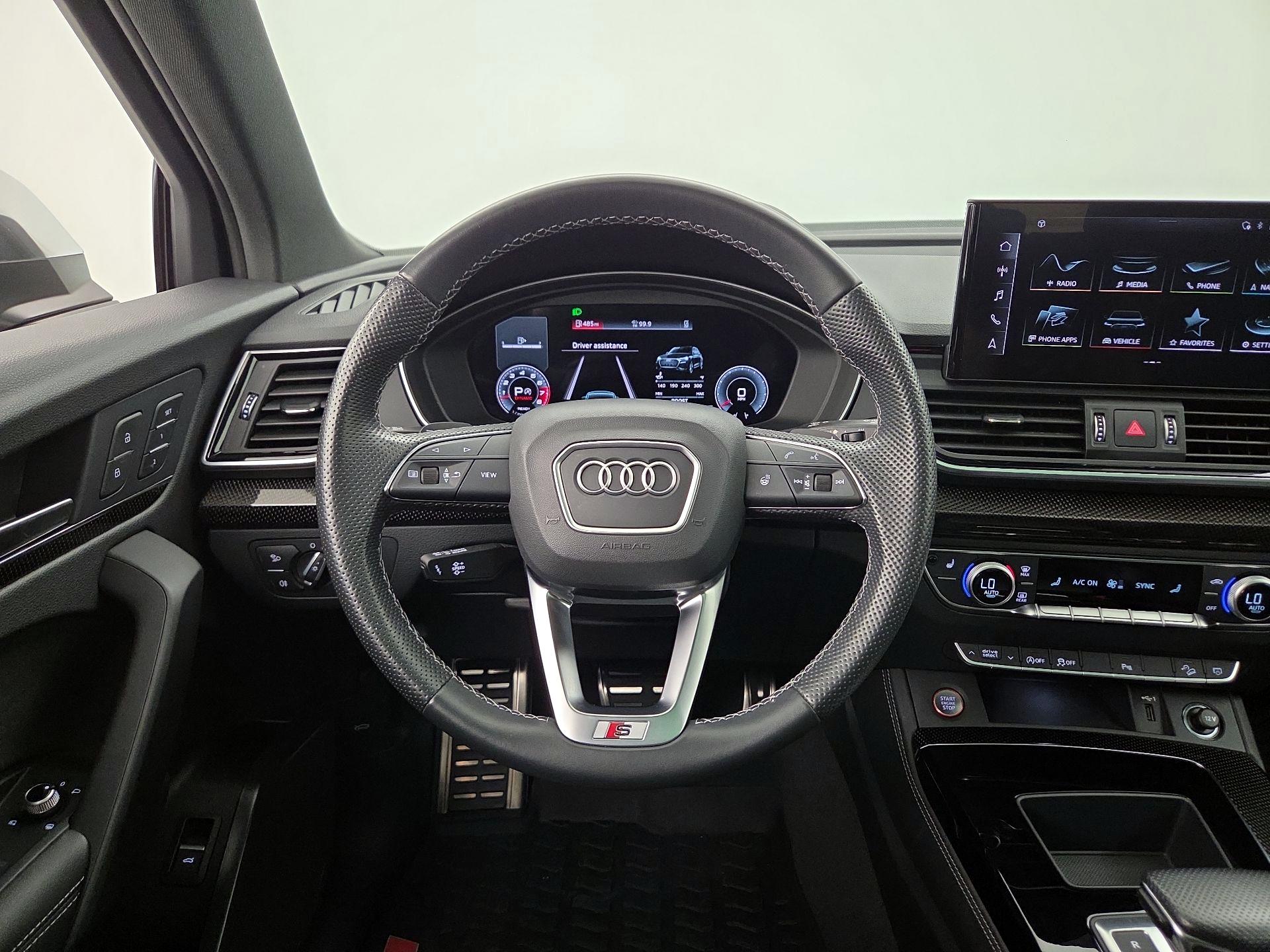 Thumbnail: 2022 Audi SQ5 - 10