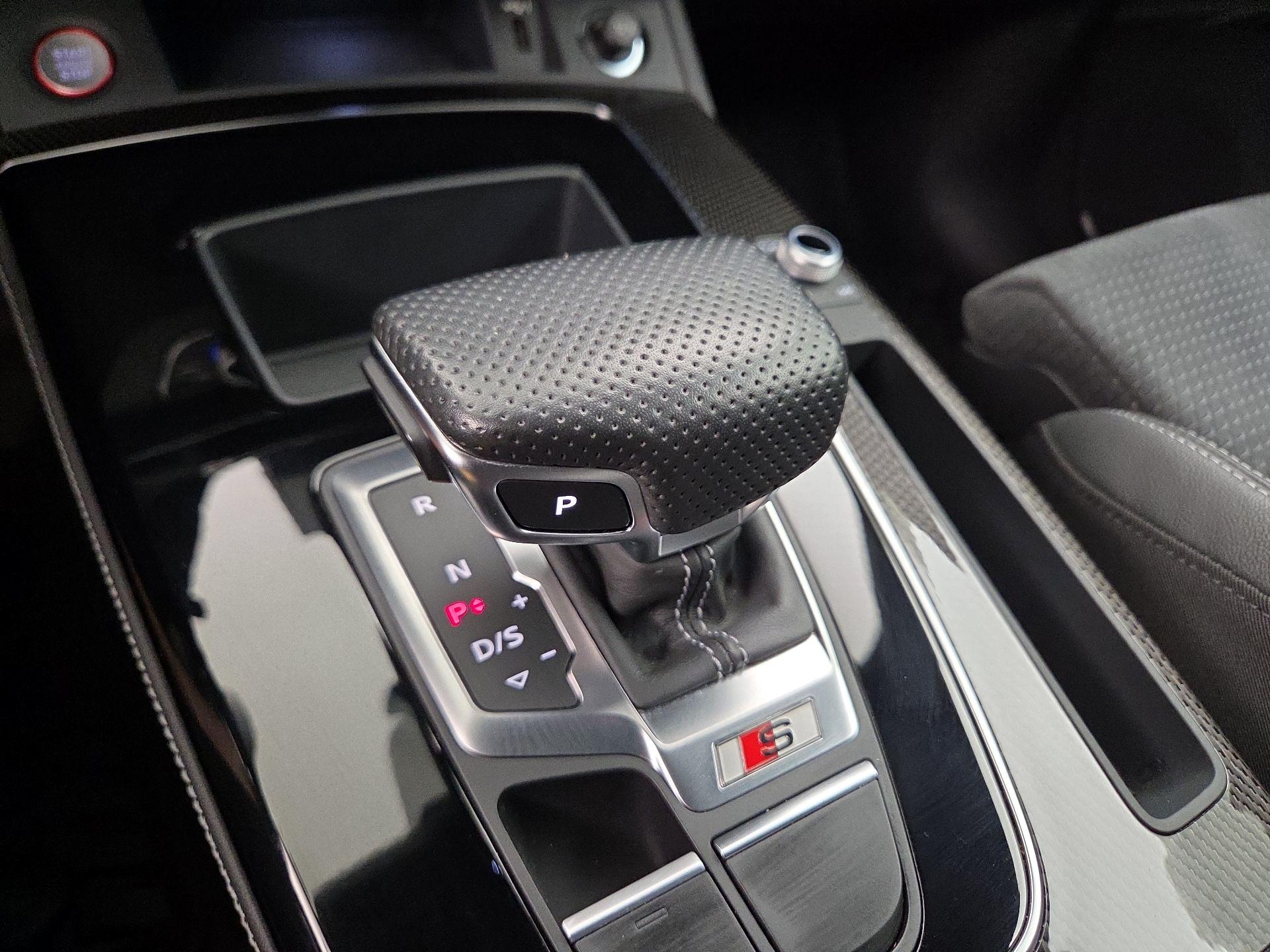 Thumbnail: 2022 Audi SQ5 - 18