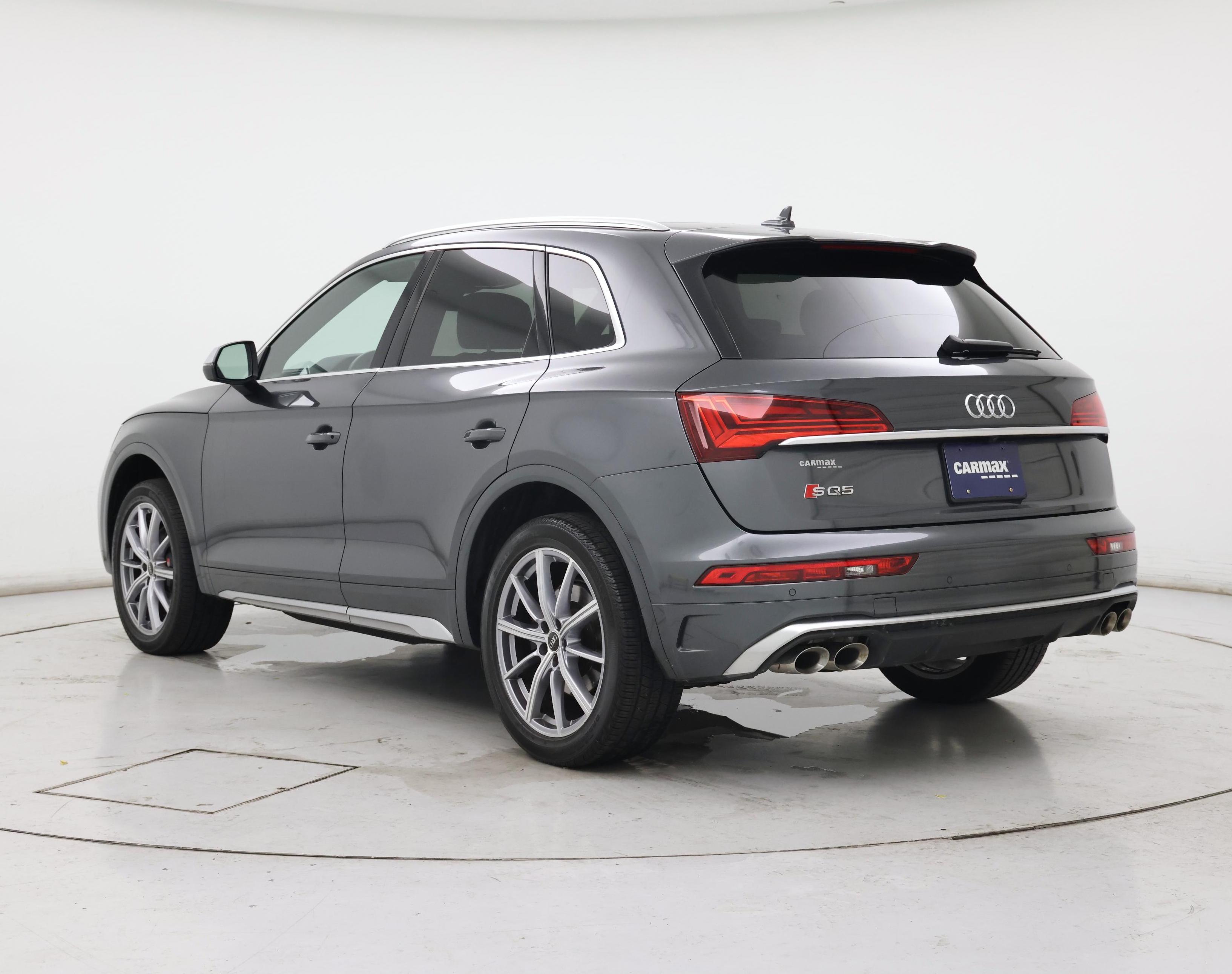Thumbnail: 2022 Audi SQ5 - 2
