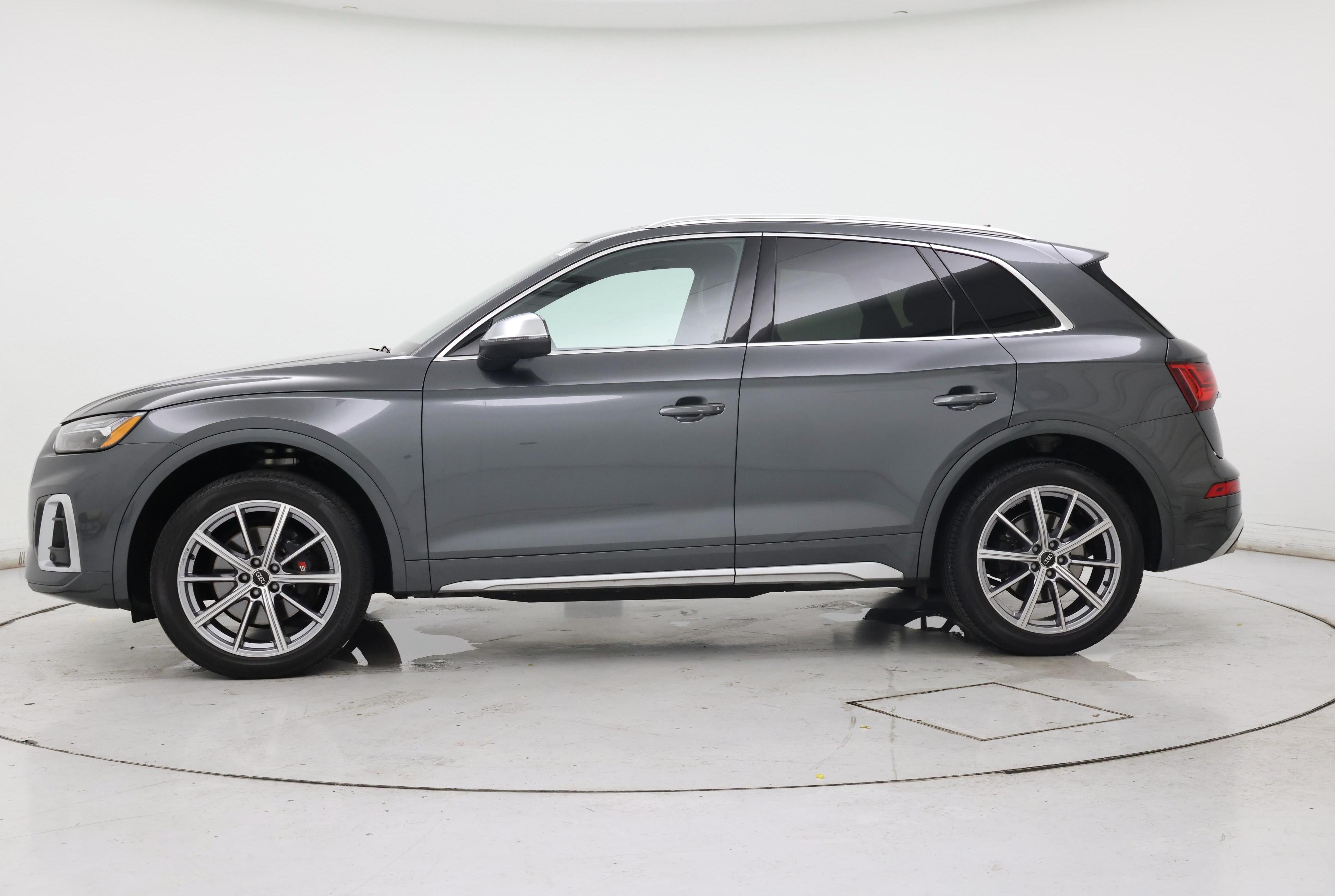 Thumbnail: 2022 Audi SQ5 - 3