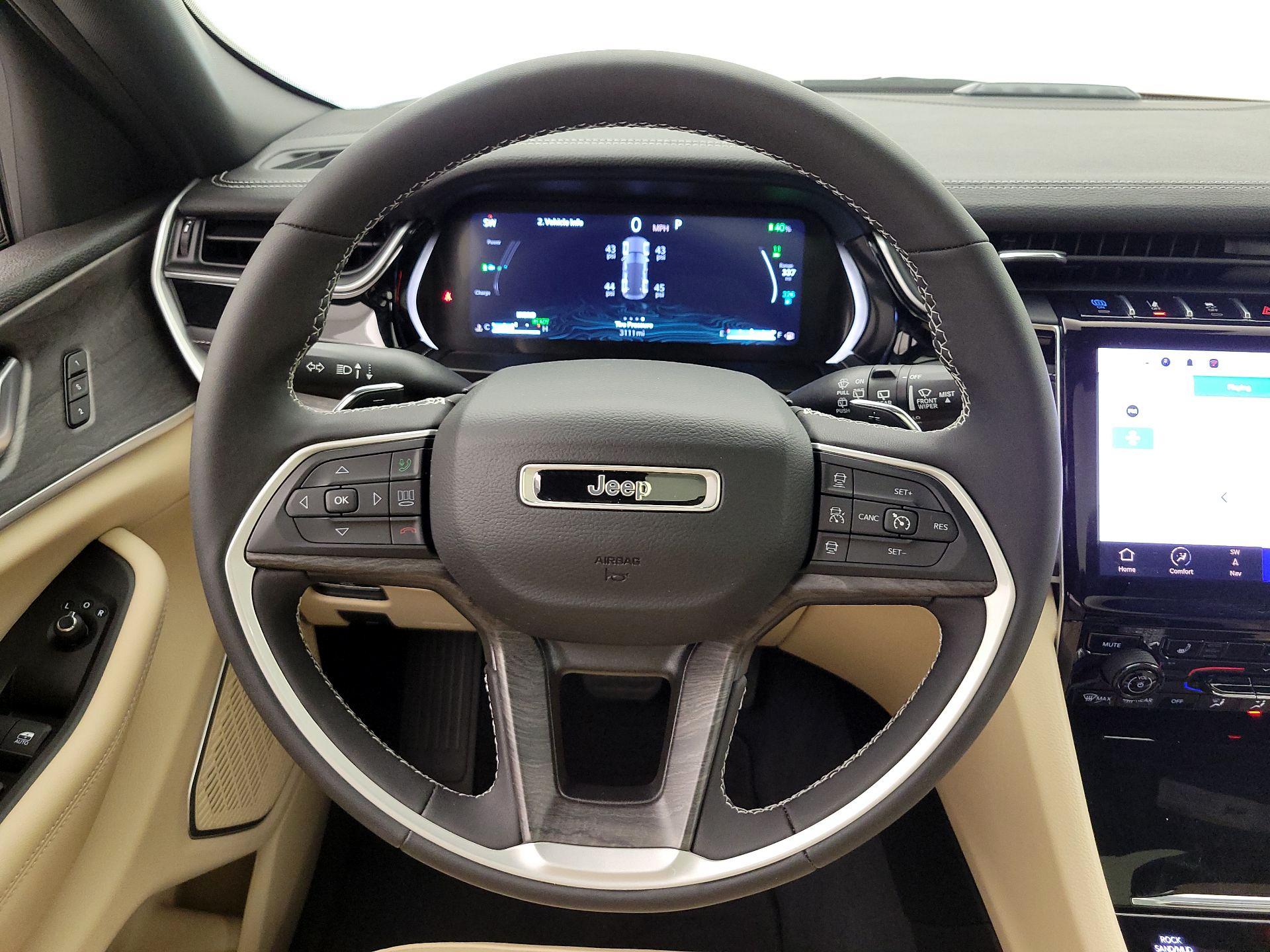 Thumbnail: 2023 Jeep Grand Cherokee - 10