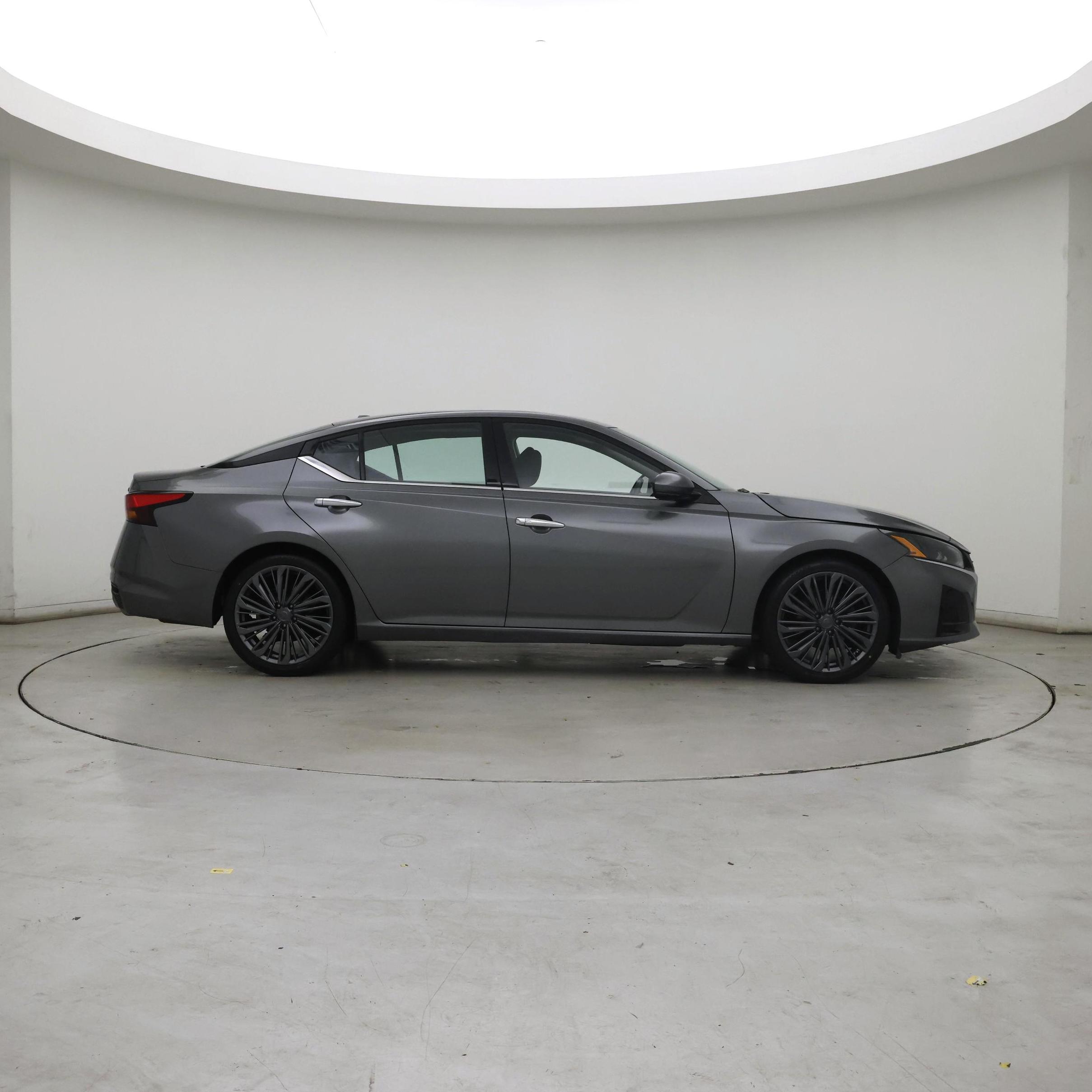Thumbnail: 2023 Nissan Altima - 7