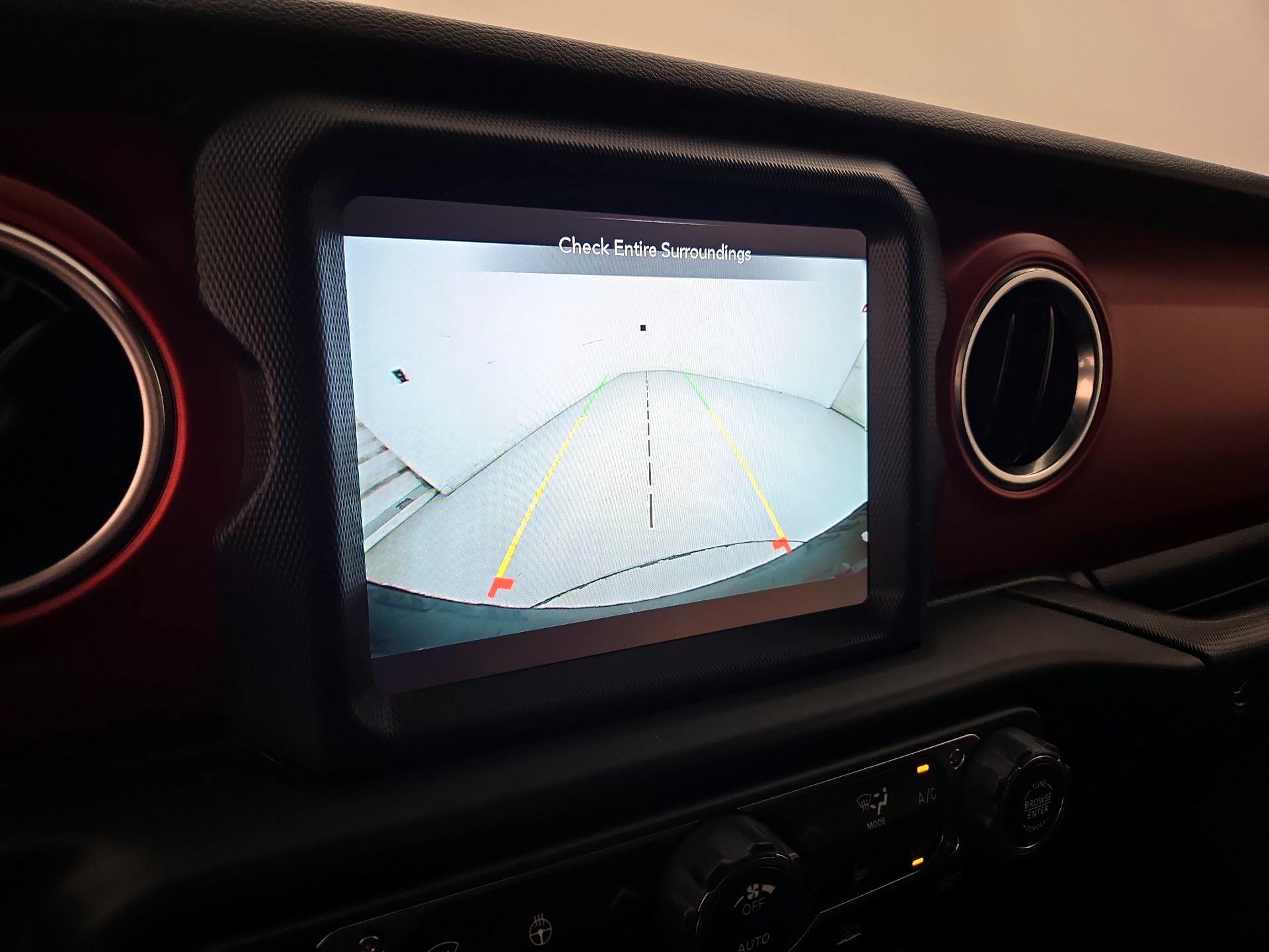 Thumbnail: 2022 Jeep Wrangler - 15