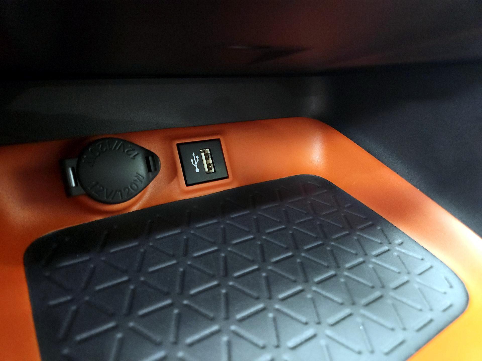 Thumbnail: 2024 Toyota RAV4 - 18