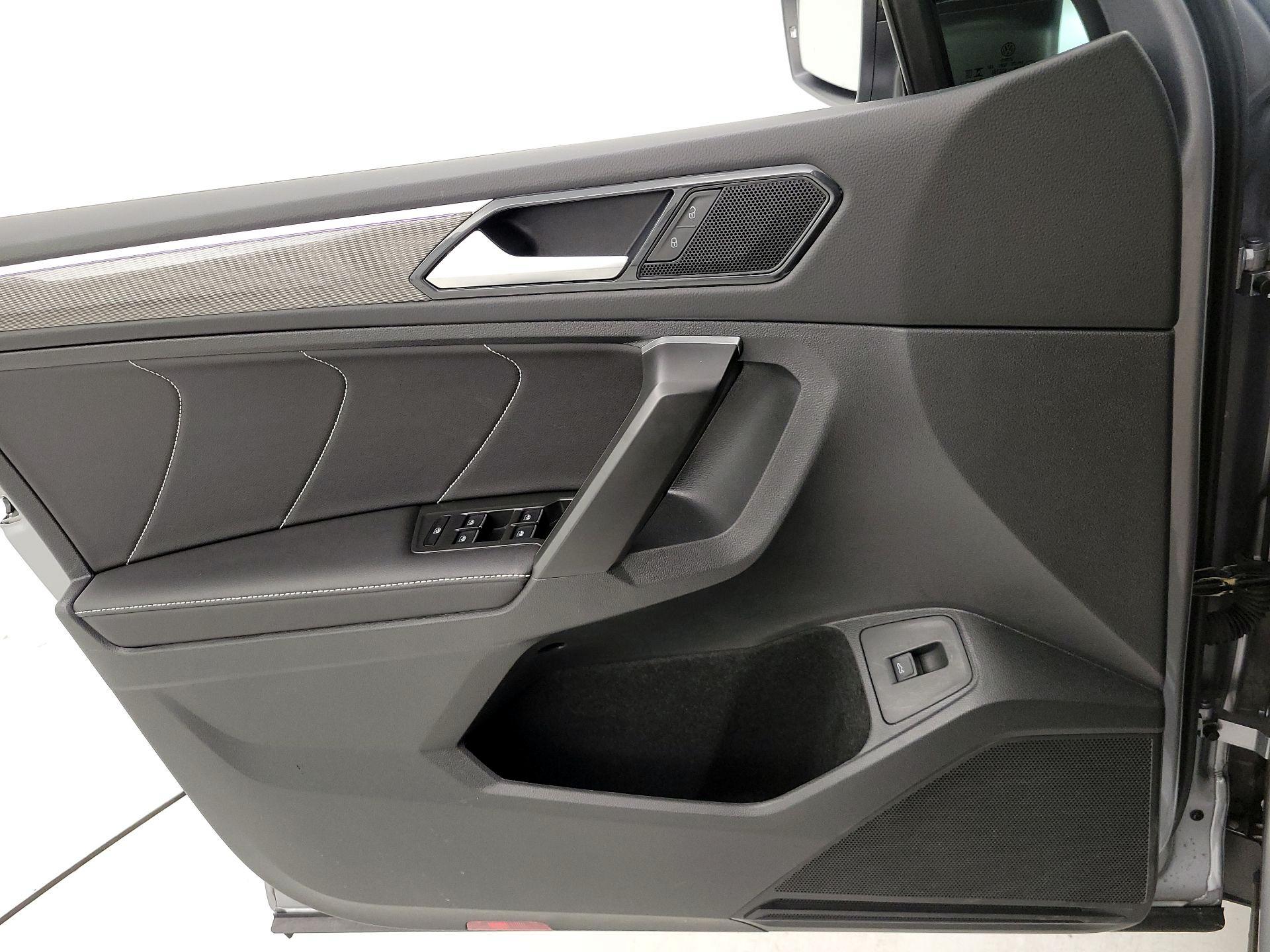 Thumbnail: 2024 Volkswagen Tiguan - 12