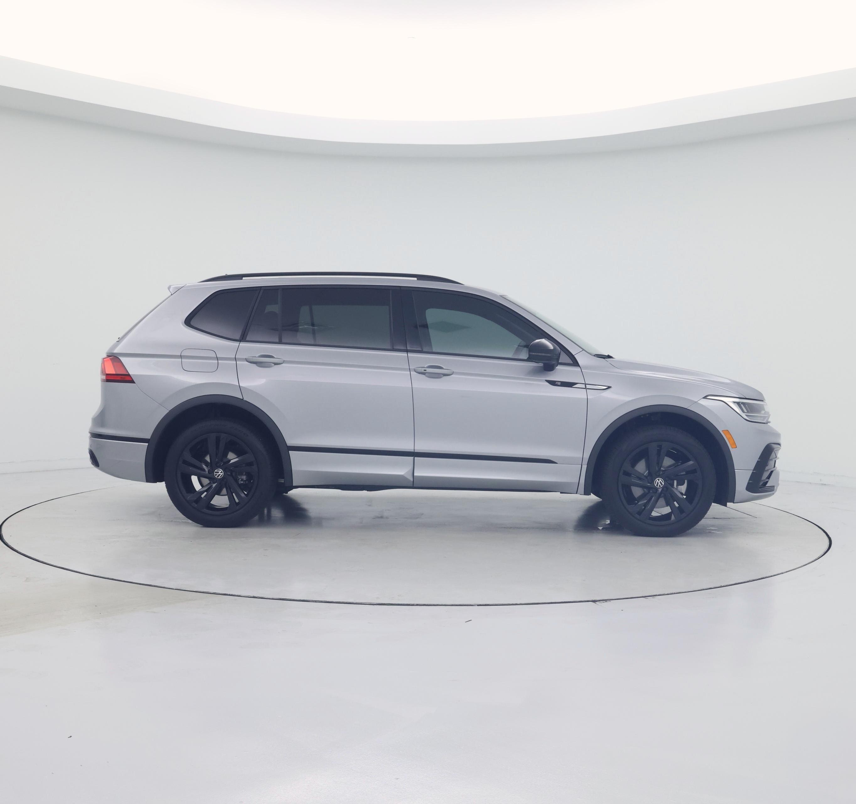 Thumbnail: 2024 Volkswagen Tiguan - 7