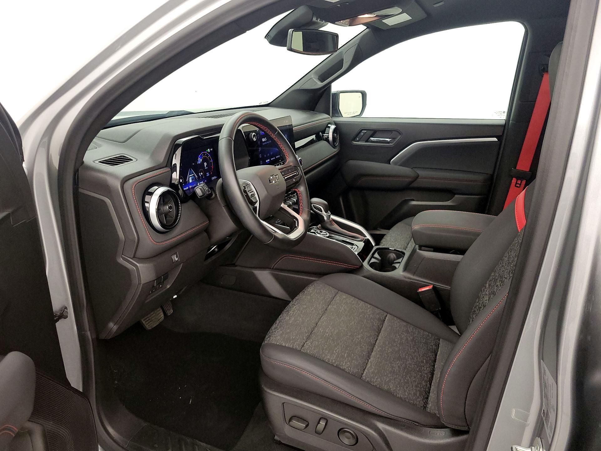 Thumbnail: 2024 Chevrolet Colorado - 11