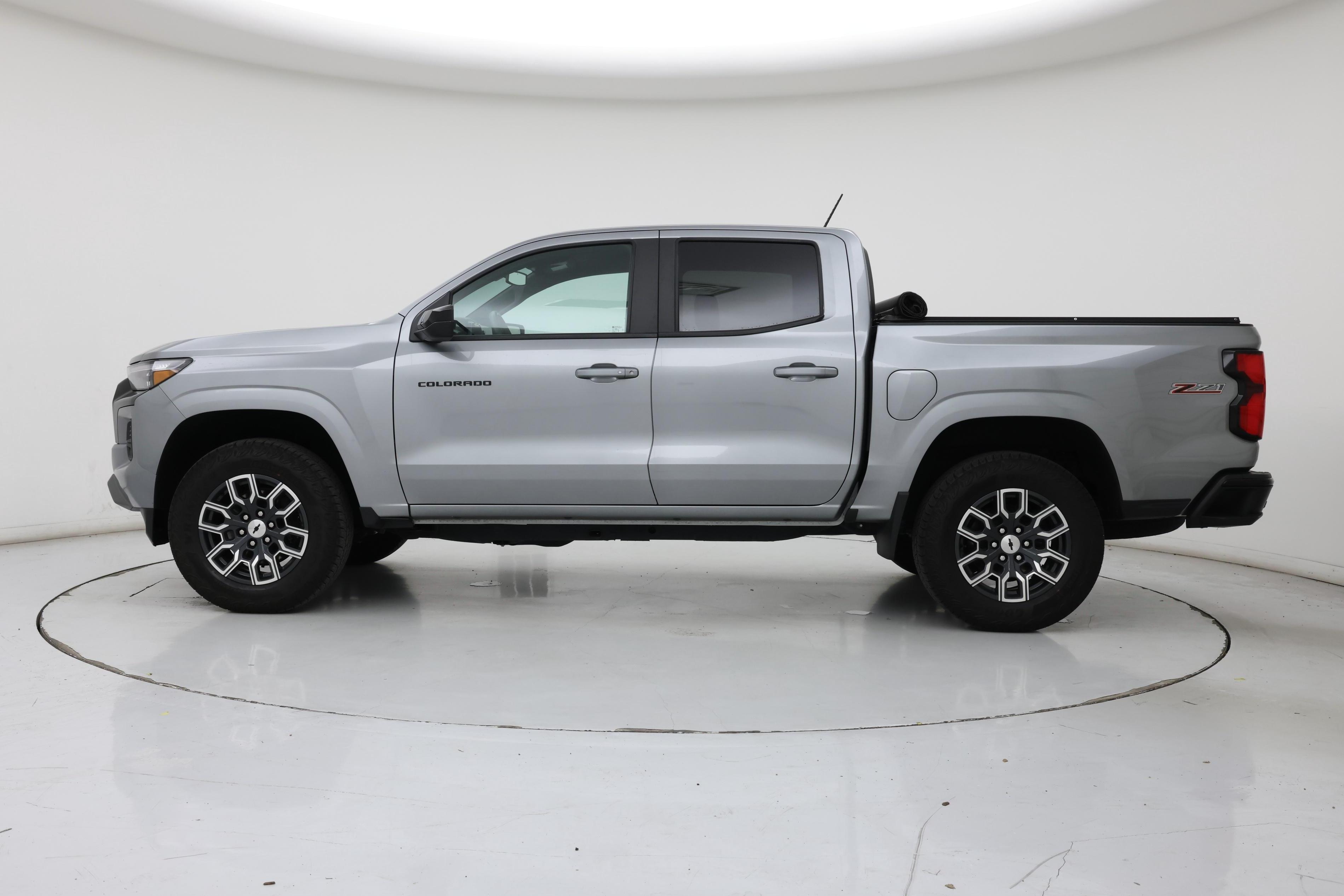 Thumbnail: 2024 Chevrolet Colorado - 3