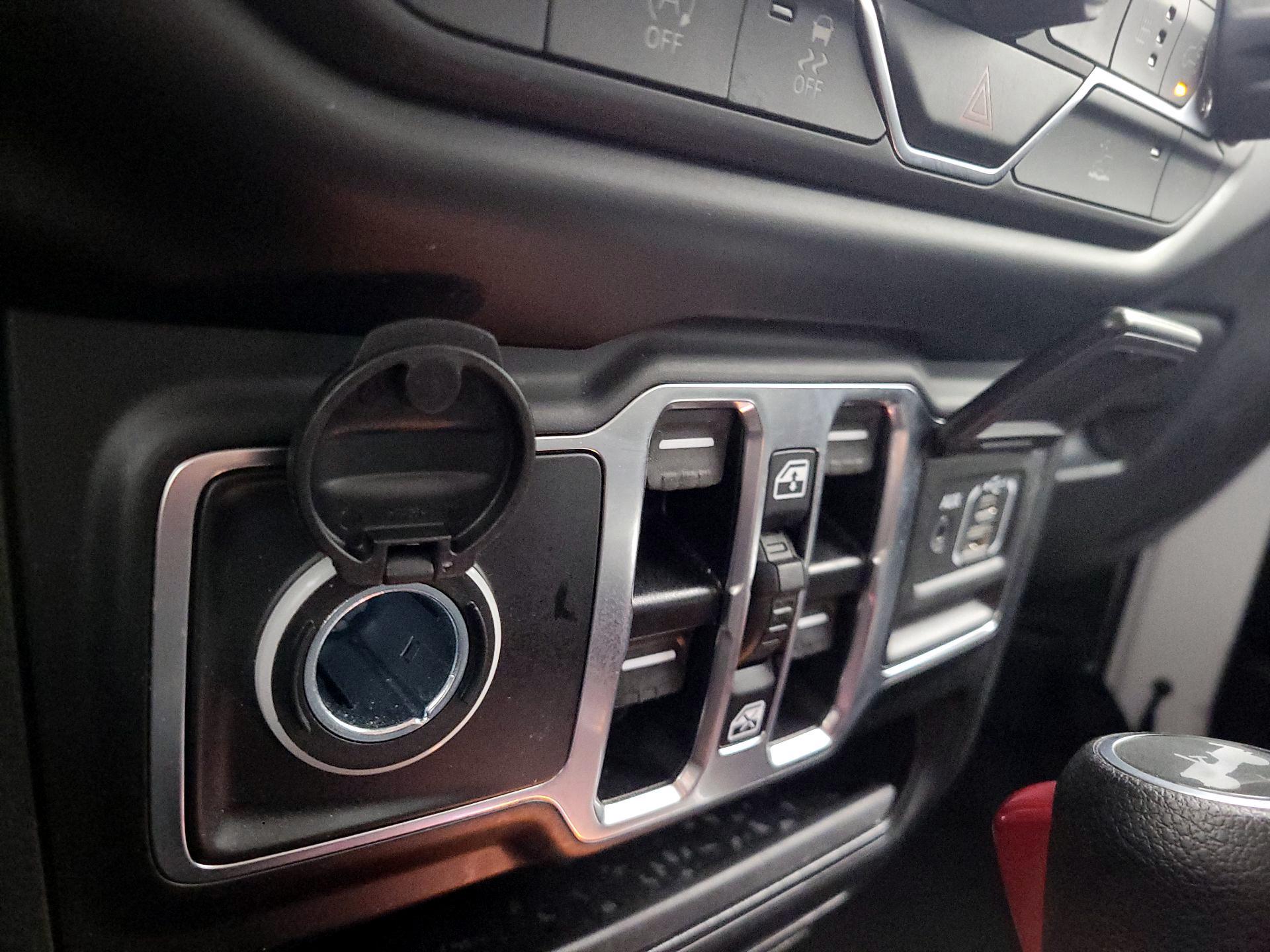 Thumbnail: 2022 Jeep Wrangler - 18