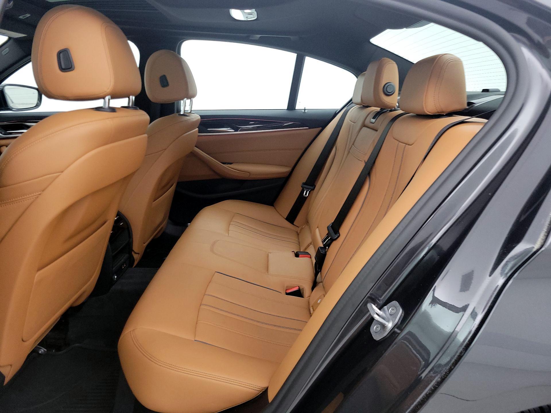 Thumbnail: 2021 BMW 5 Series - 20
