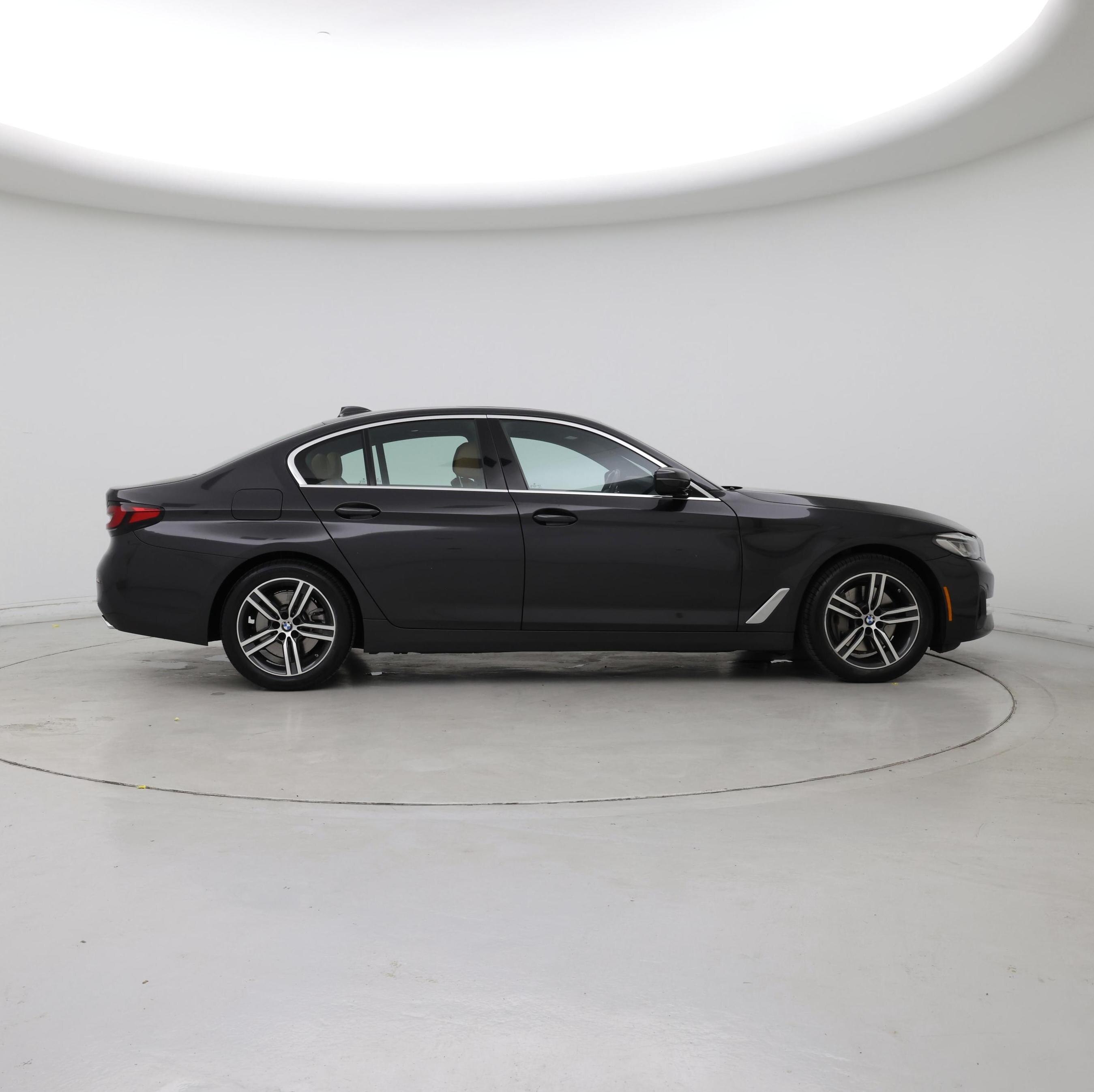 Thumbnail: 2021 BMW 5 Series - 7