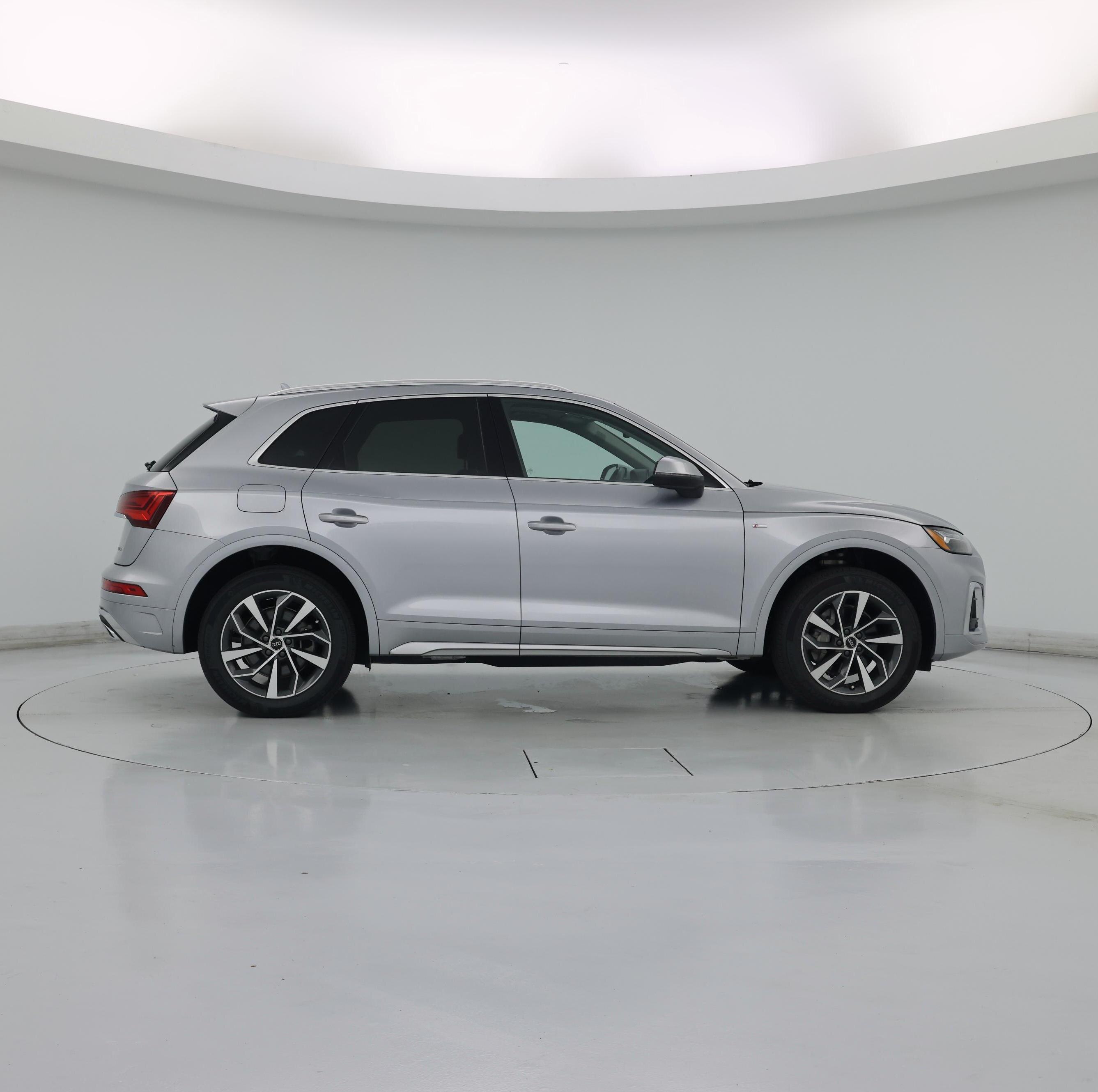 Thumbnail: 2023 Audi Q5 - 7