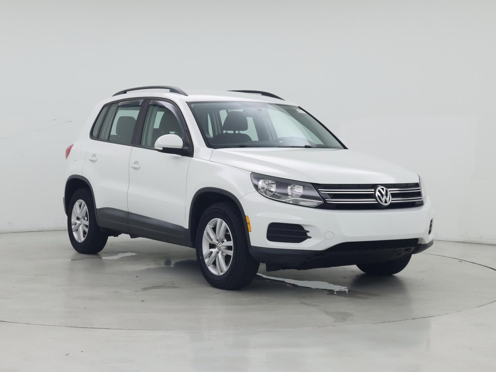 2015 Volkswagen Tiguan S - Photo 2