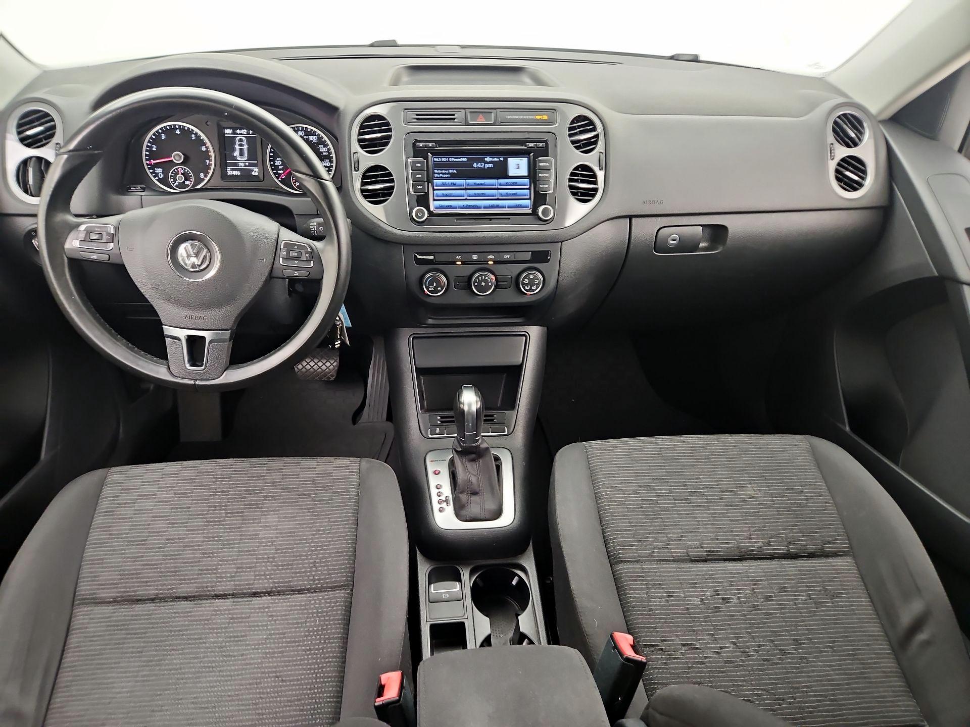 Thumbnail: 2015 Volkswagen Tiguan - 9