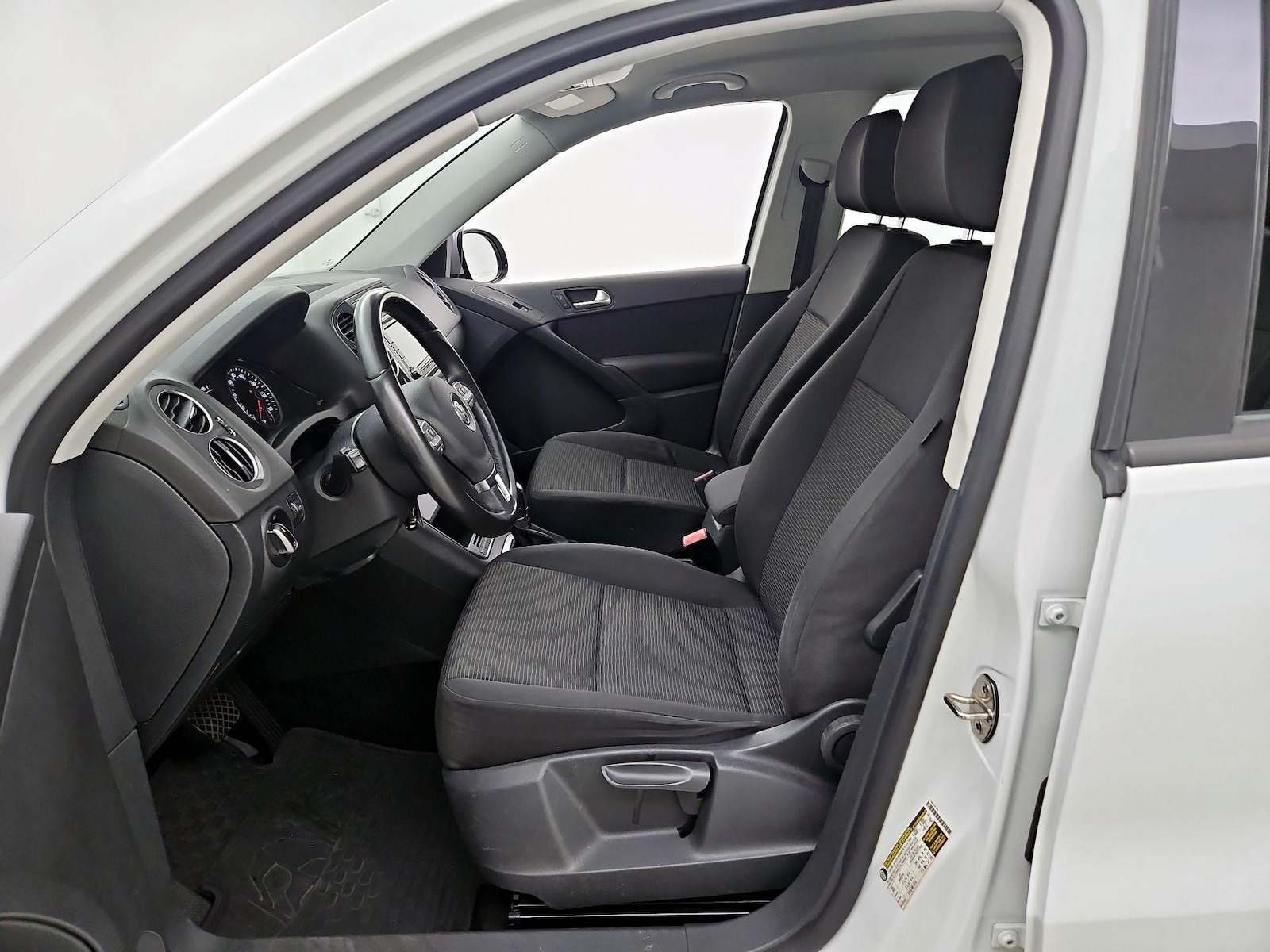 2015 Volkswagen Tiguan S - Photo 12