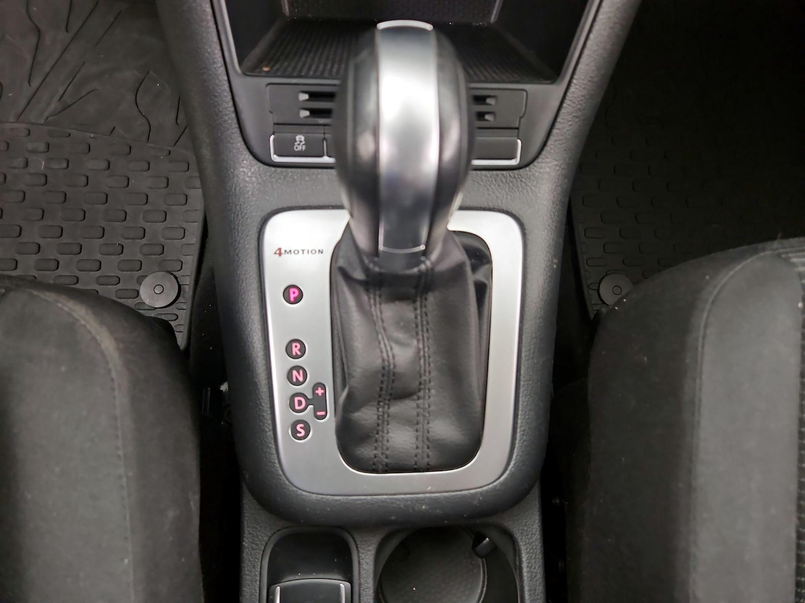 2015 Volkswagen Tiguan S - Photo 18