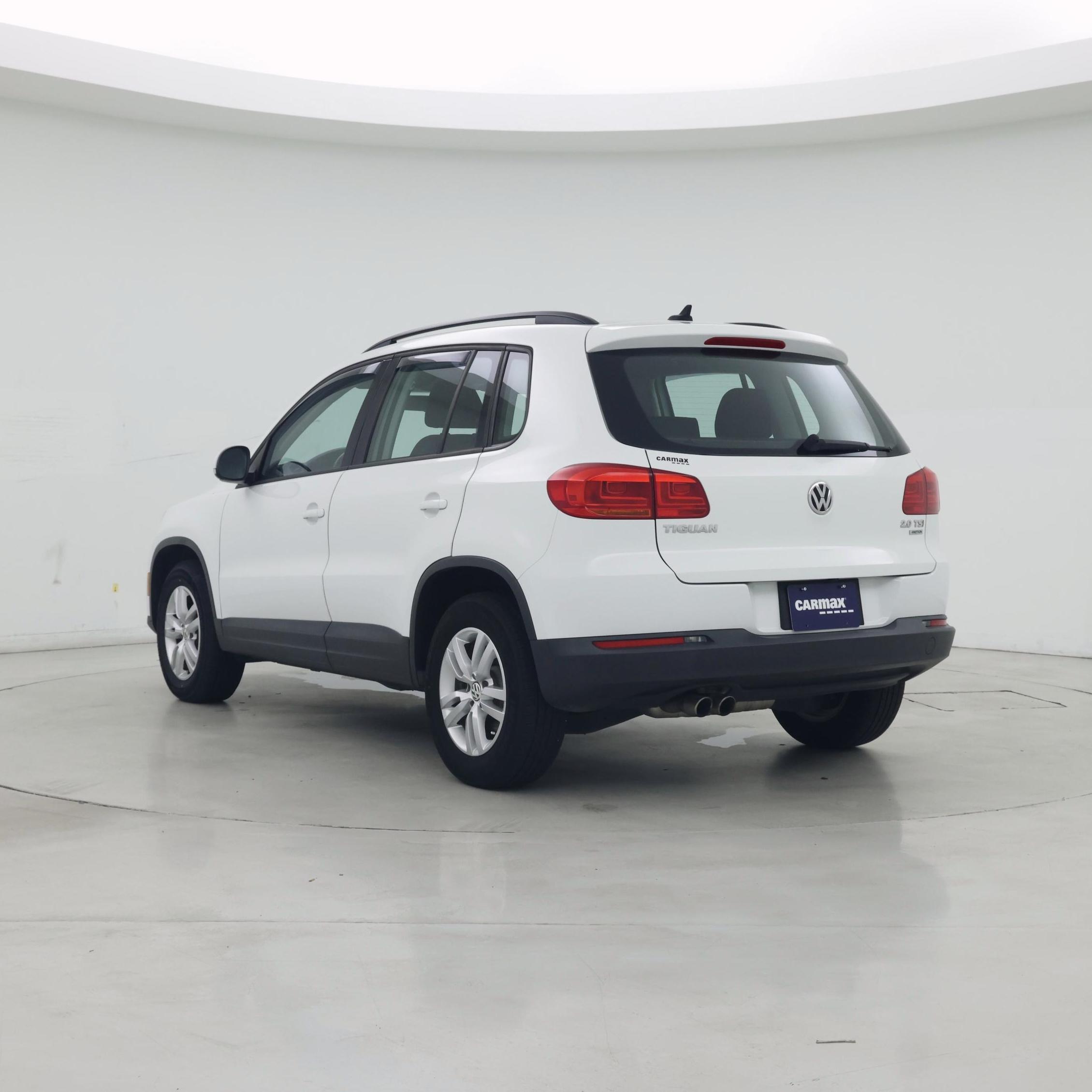 Thumbnail: 2015 Volkswagen Tiguan - 2