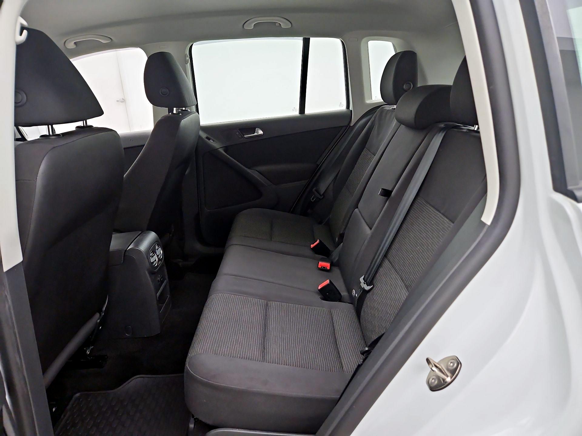 Thumbnail: 2015 Volkswagen Tiguan - 19