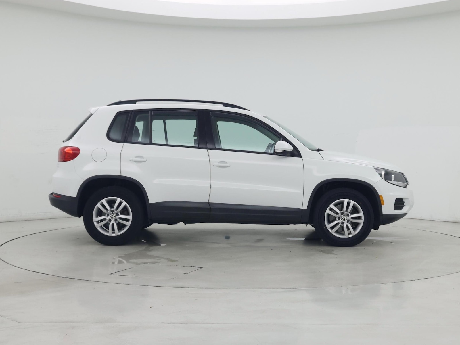 2015 Volkswagen Tiguan S - Photo 8