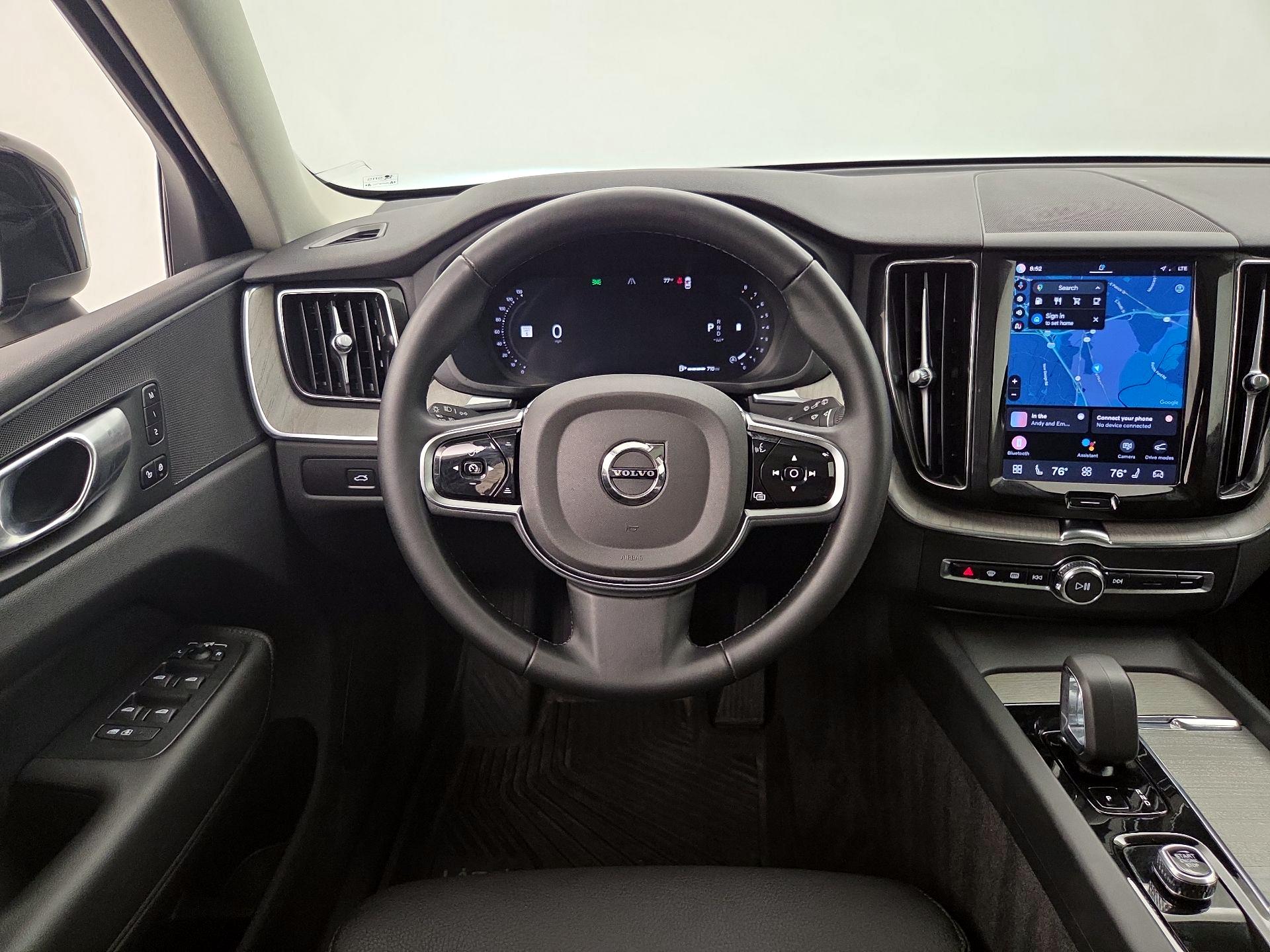 Thumbnail: 2025 Volvo XC60 - 10
