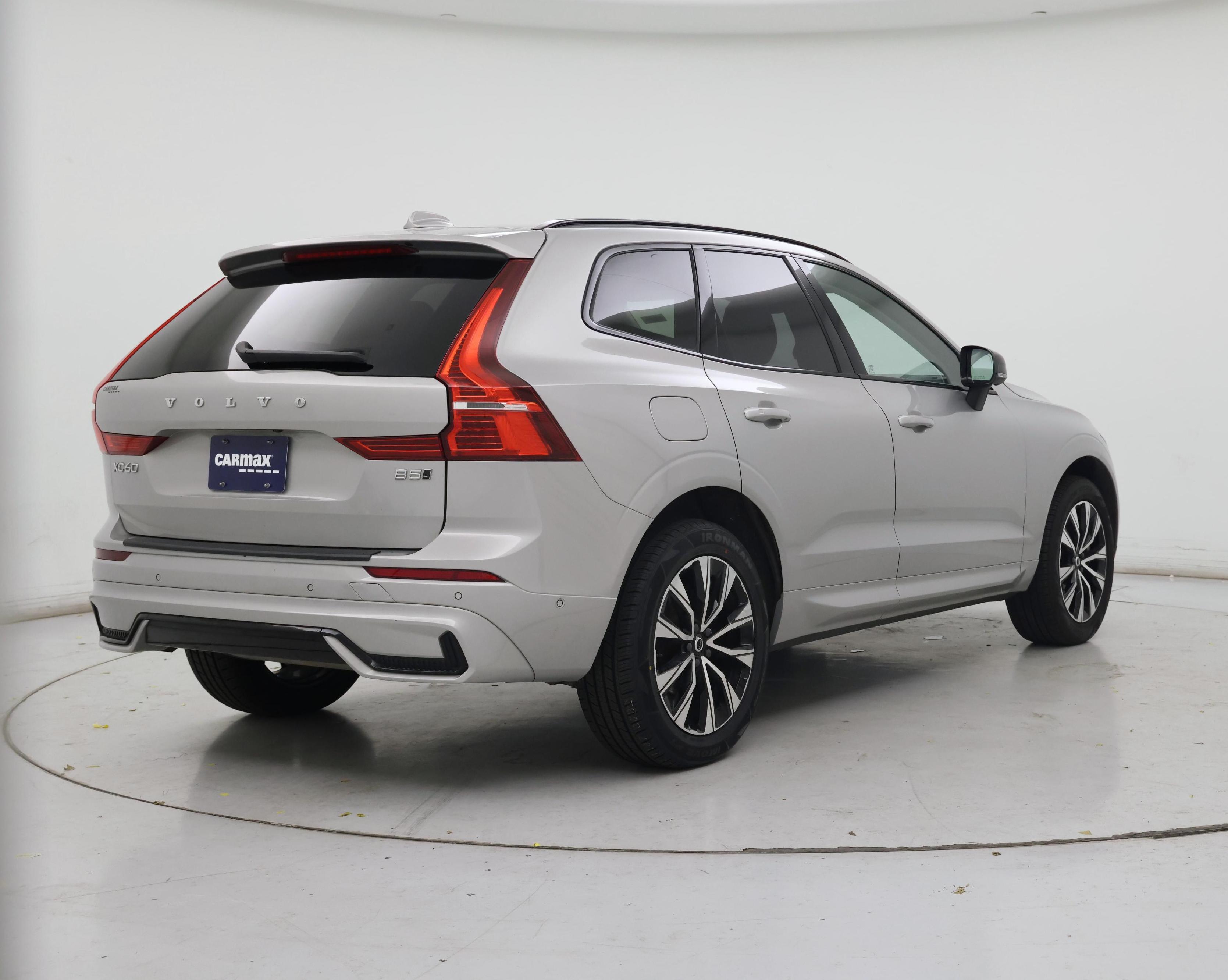 Thumbnail: 2025 Volvo XC60 - 8