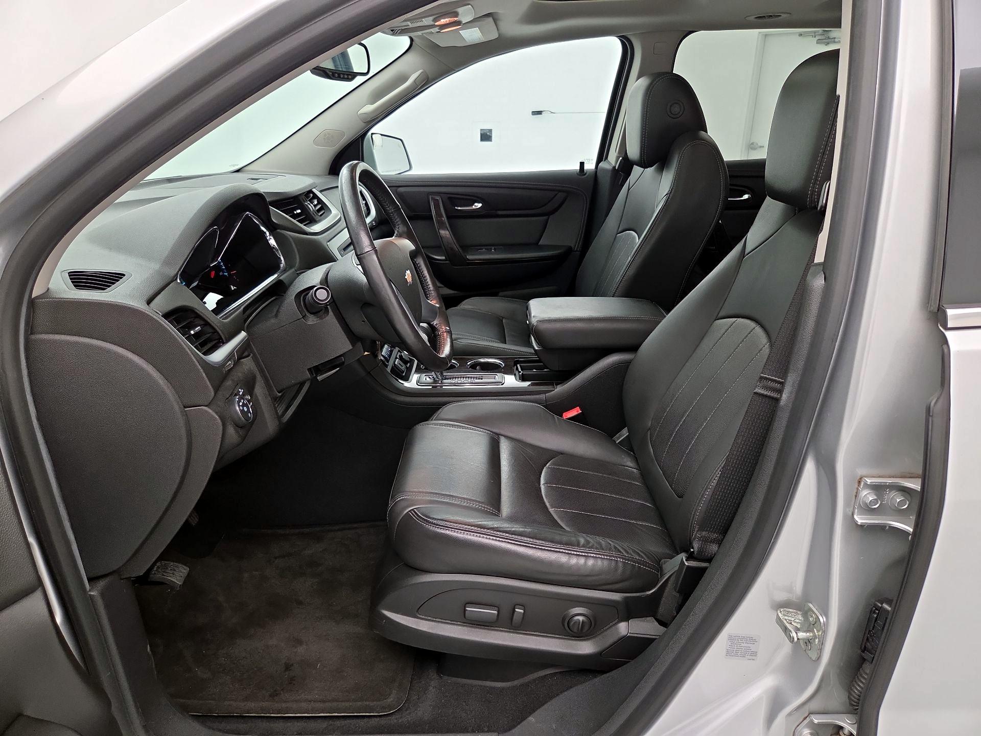 Thumbnail: 2017 Chevrolet Traverse - 11
