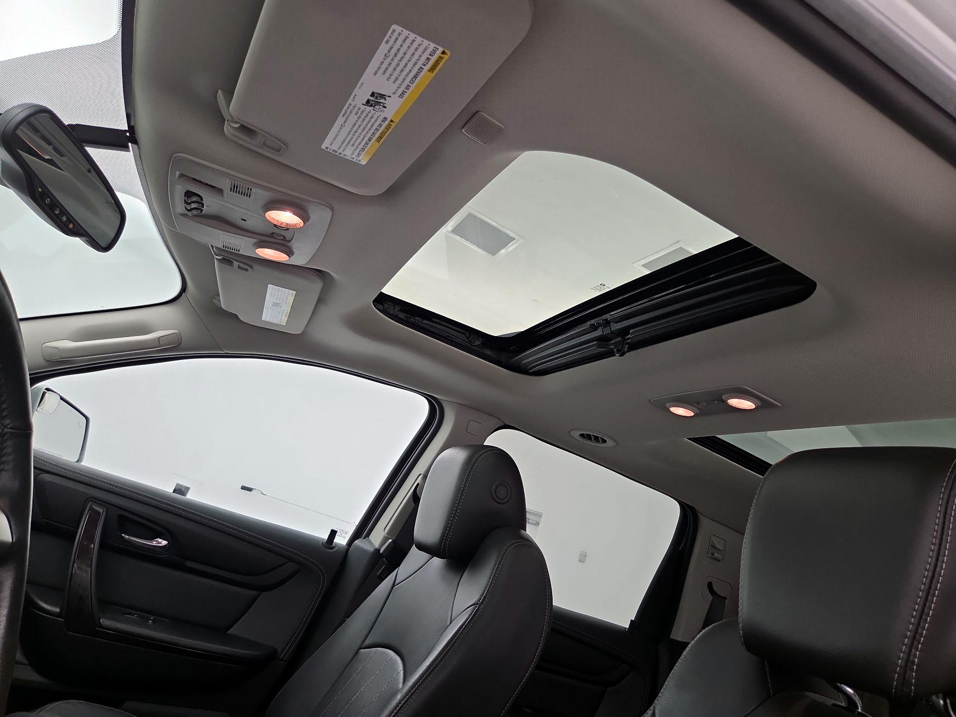Thumbnail: 2017 Chevrolet Traverse - 19