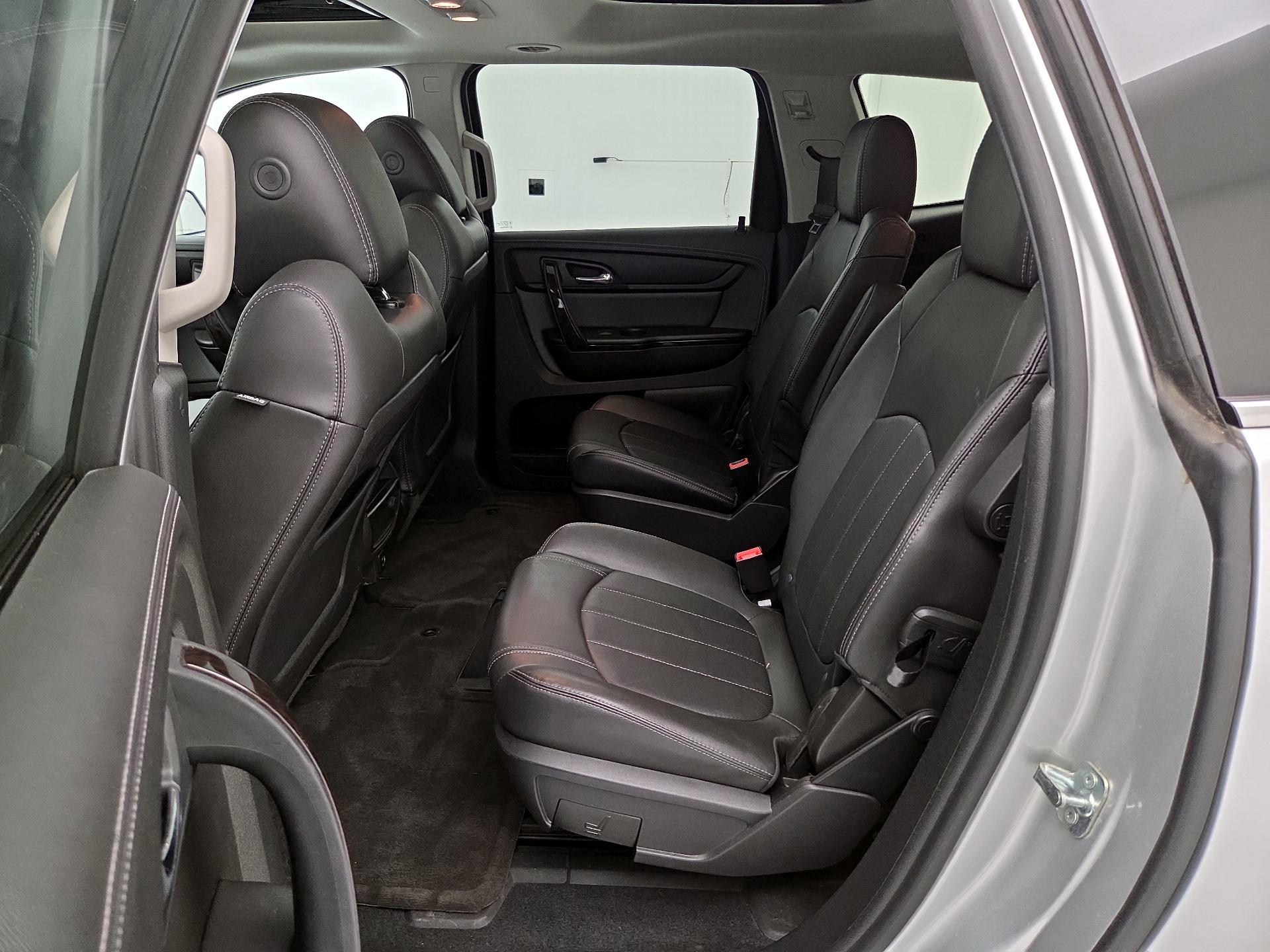 Thumbnail: 2017 Chevrolet Traverse - 20