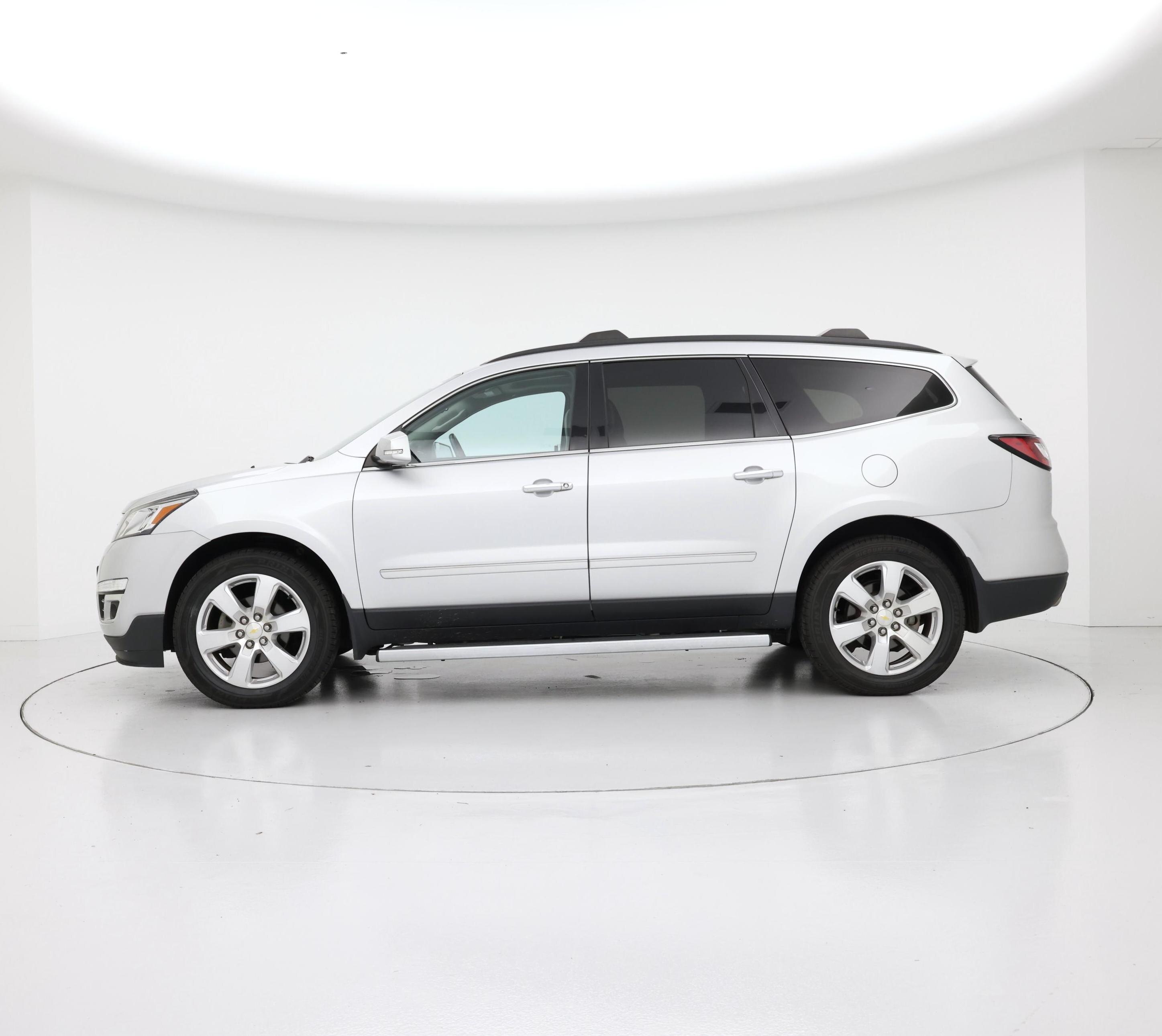 Thumbnail: 2017 Chevrolet Traverse - 3