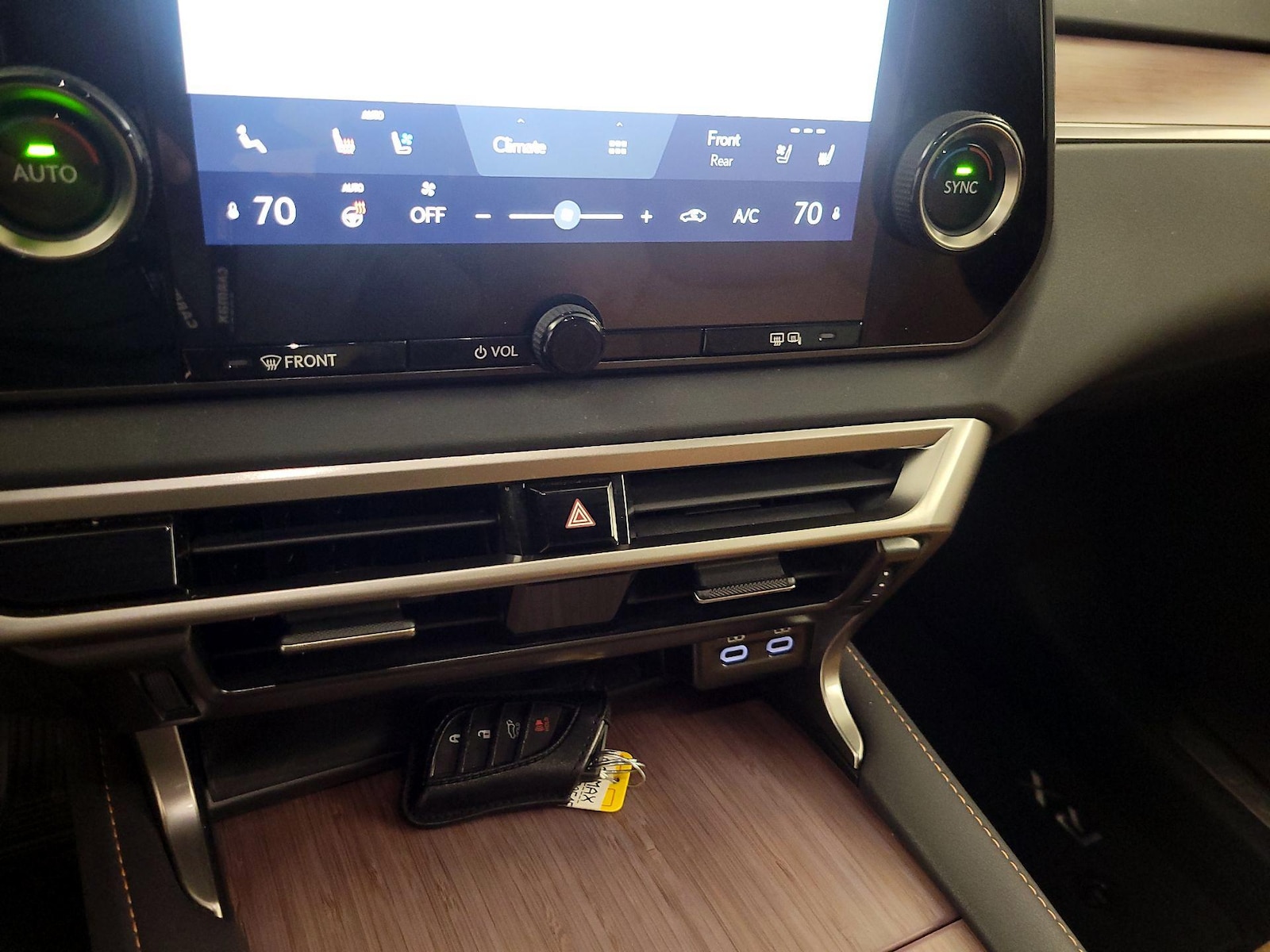 2024 Lexus RX 350 - Photo 17