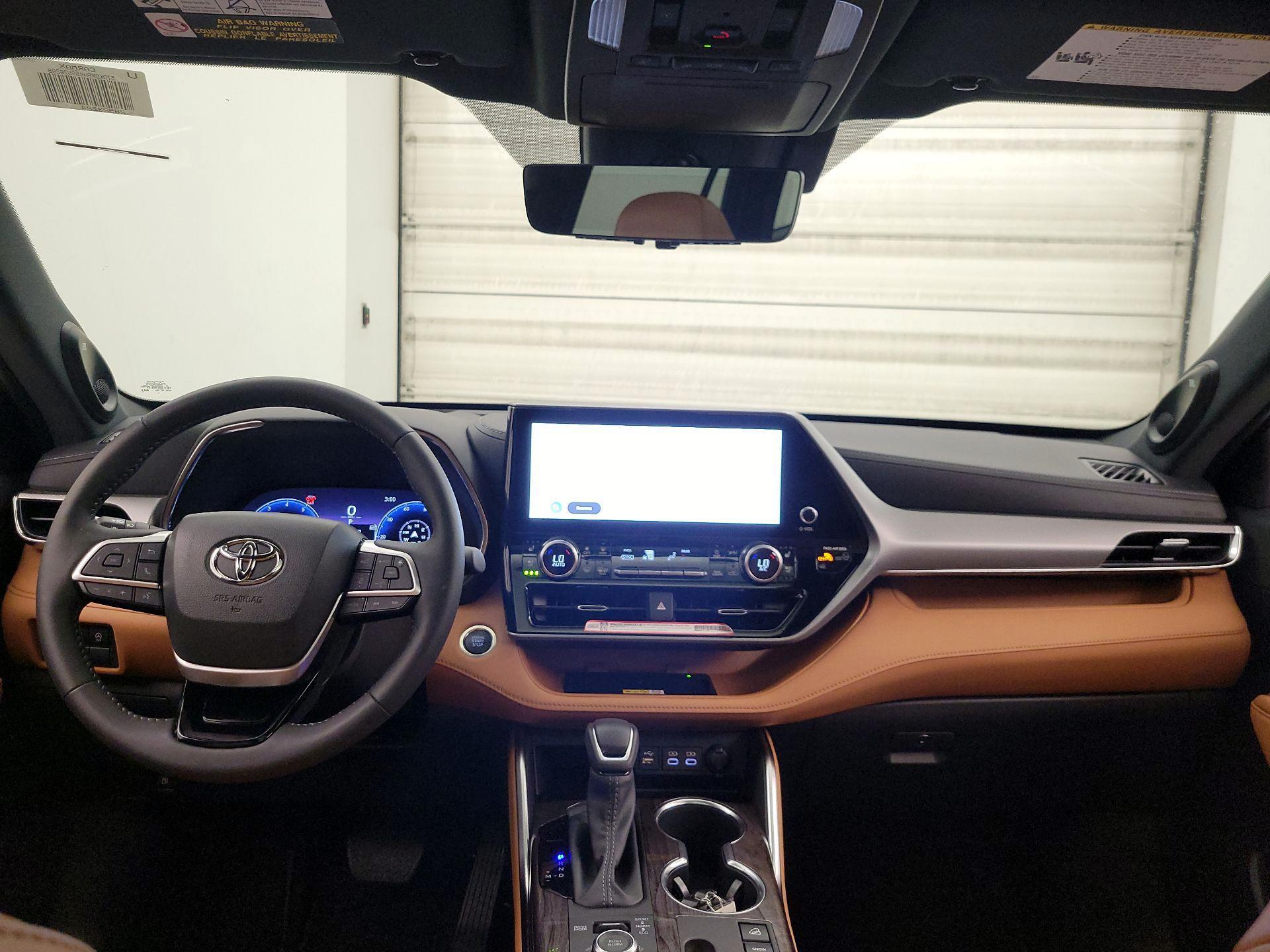 Thumbnail: 2025 Toyota Highlander - 9