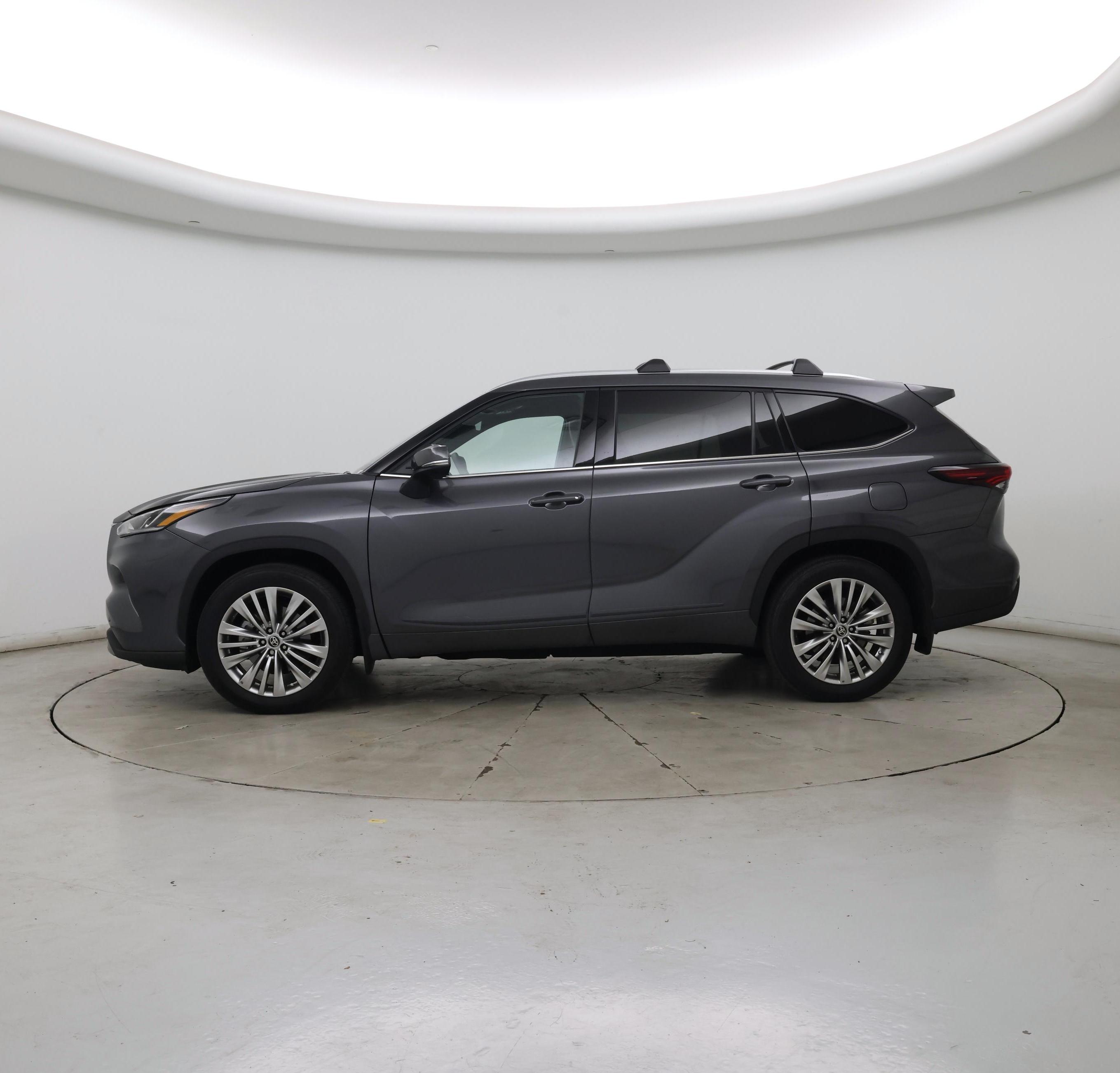 Thumbnail: 2025 Toyota Highlander - 3