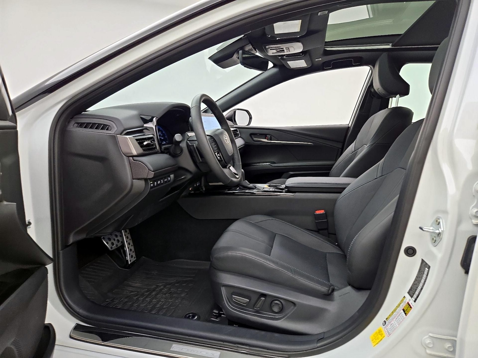 2025 Toyota Camry XSE - Photo 12
