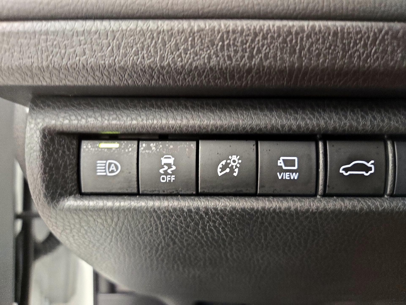 2025 Toyota Camry XSE - Photo 14