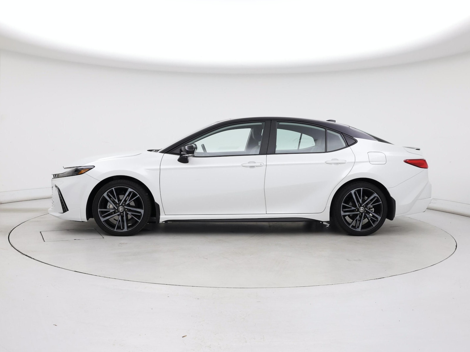 2025 Toyota Camry XSE - Photo 4