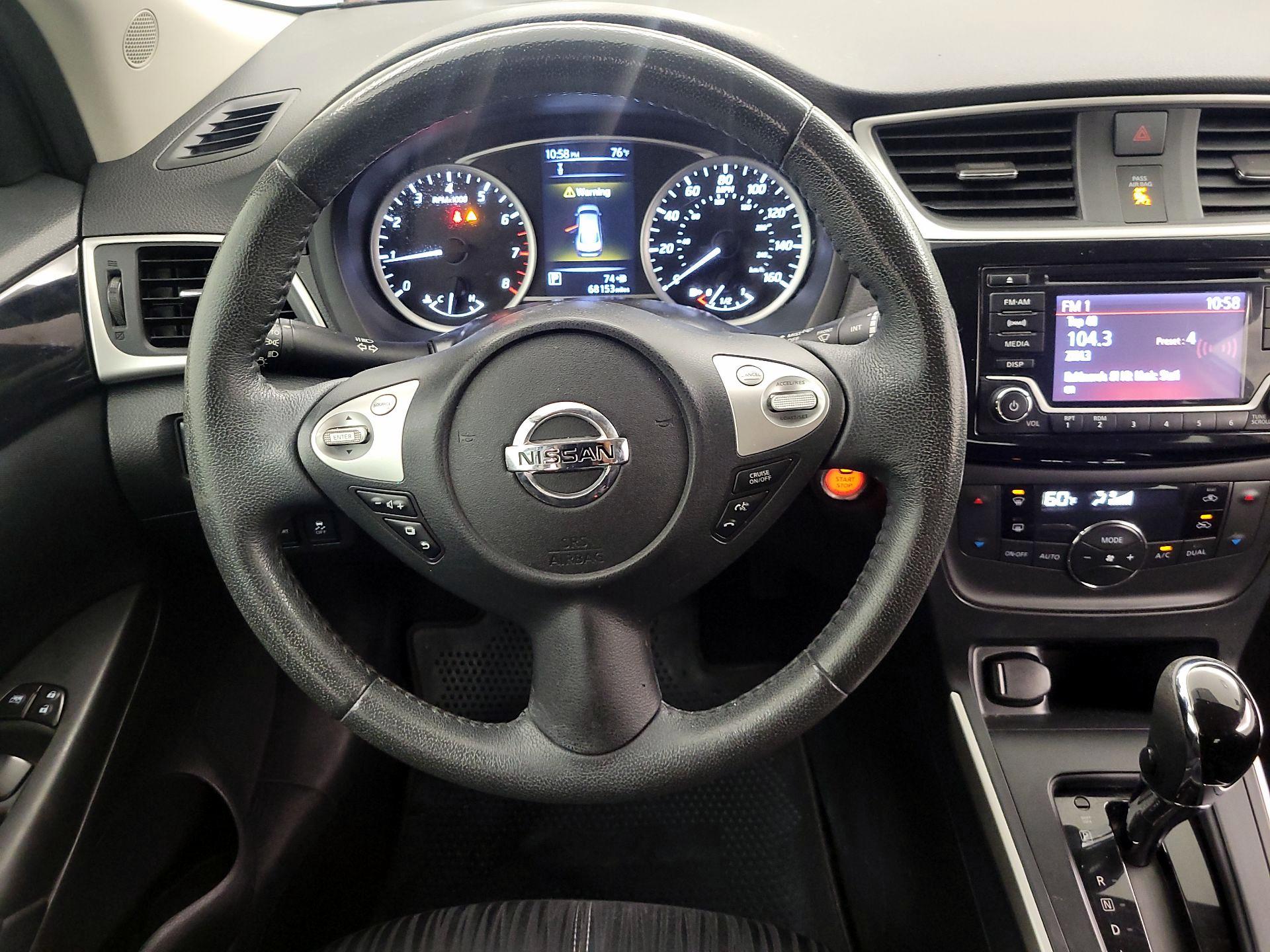 Thumbnail: 2018 Nissan Sentra - 10