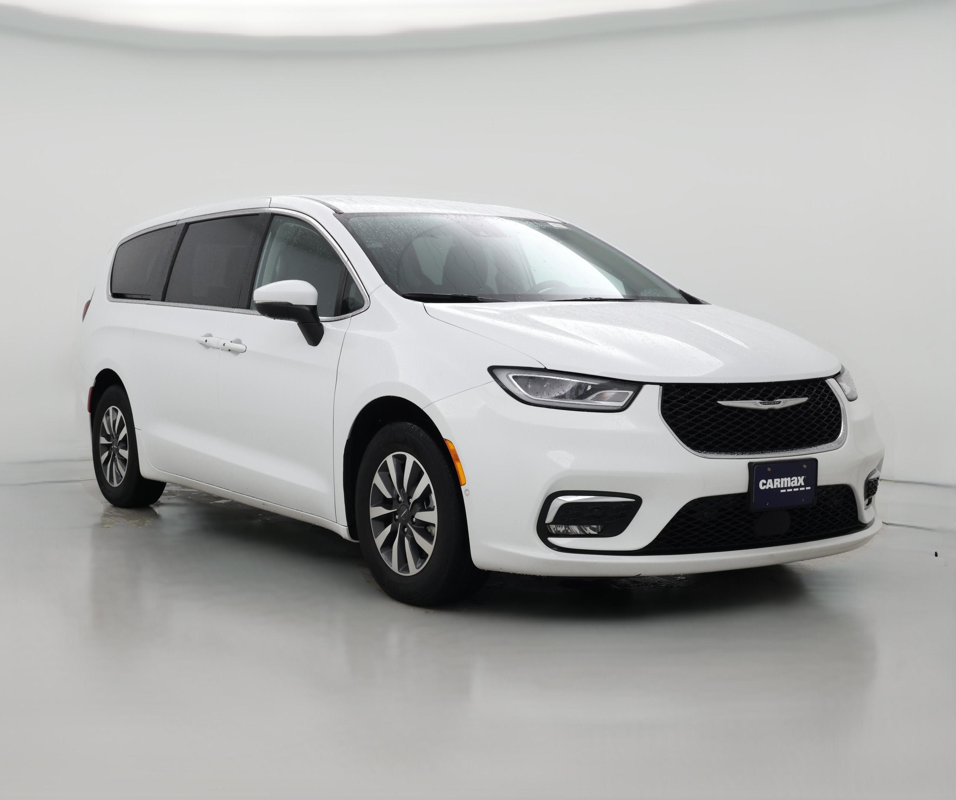 Thumbnail: 2023 Chrysler Pacifica - 1