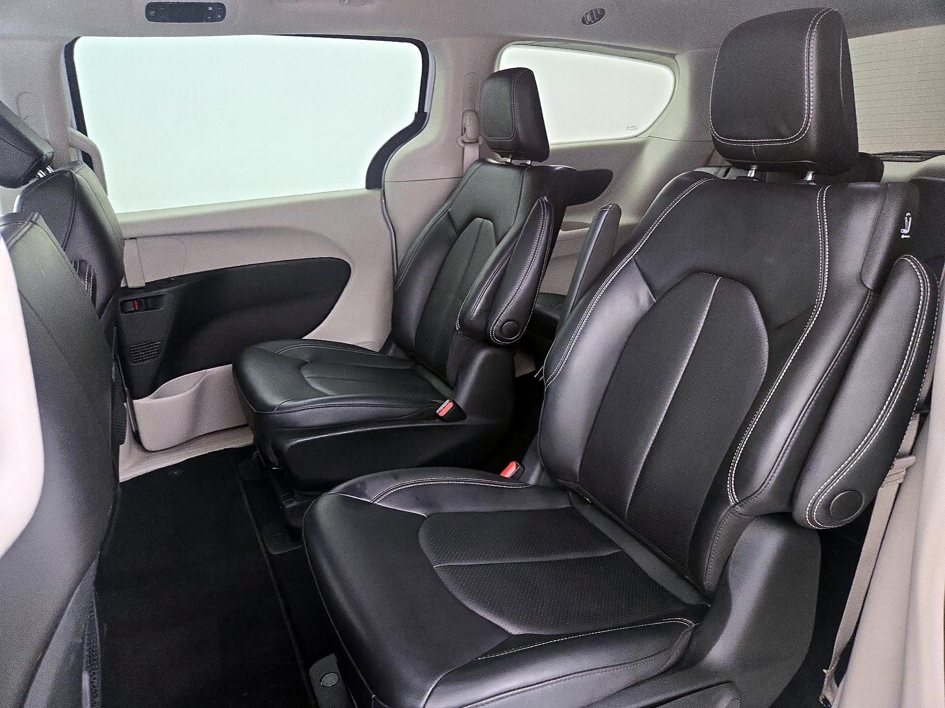 Thumbnail: 2023 Chrysler Pacifica - 19