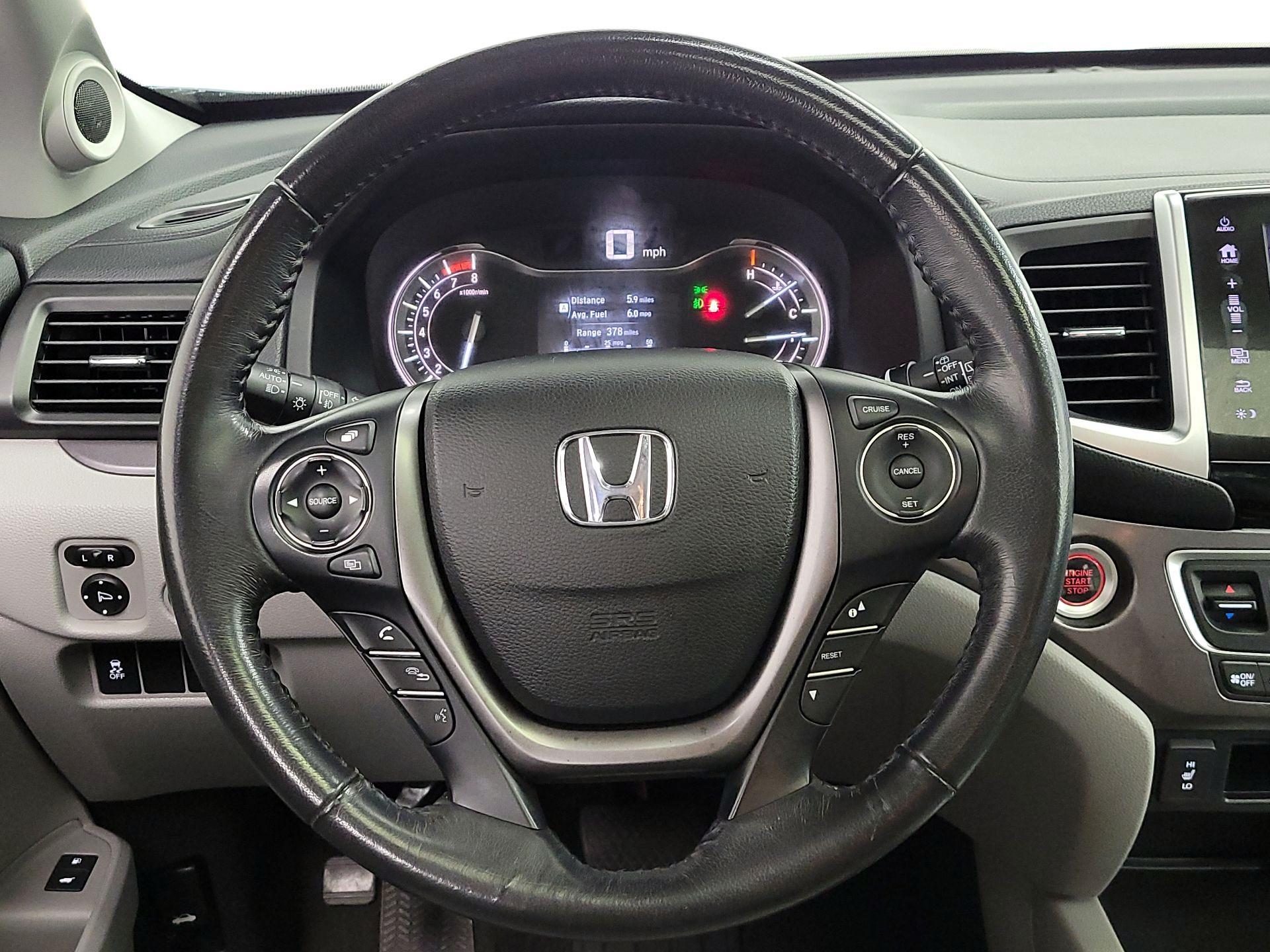 Thumbnail: 2018 Honda Pilot - 10