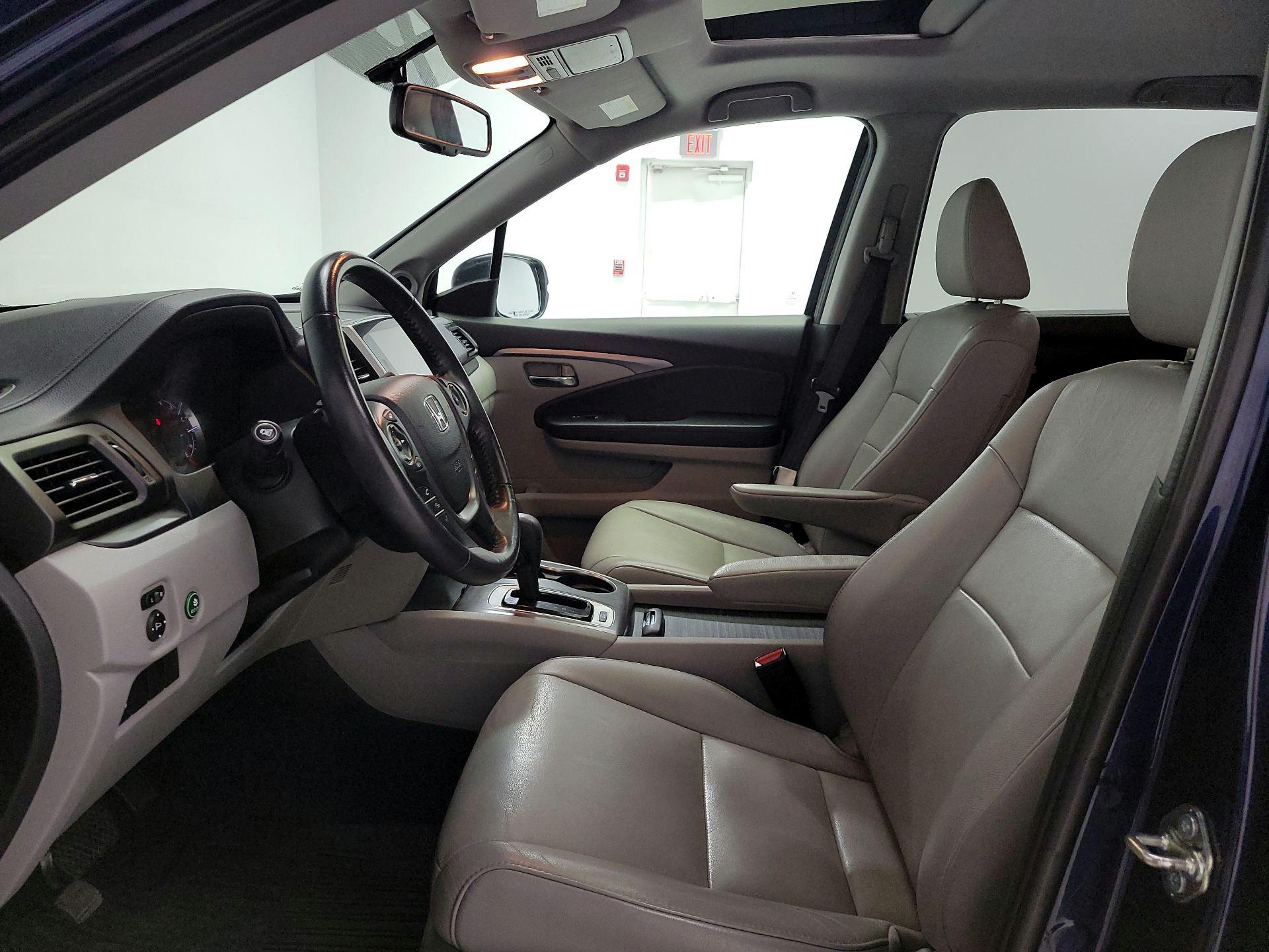 Thumbnail: 2018 Honda Pilot - 11