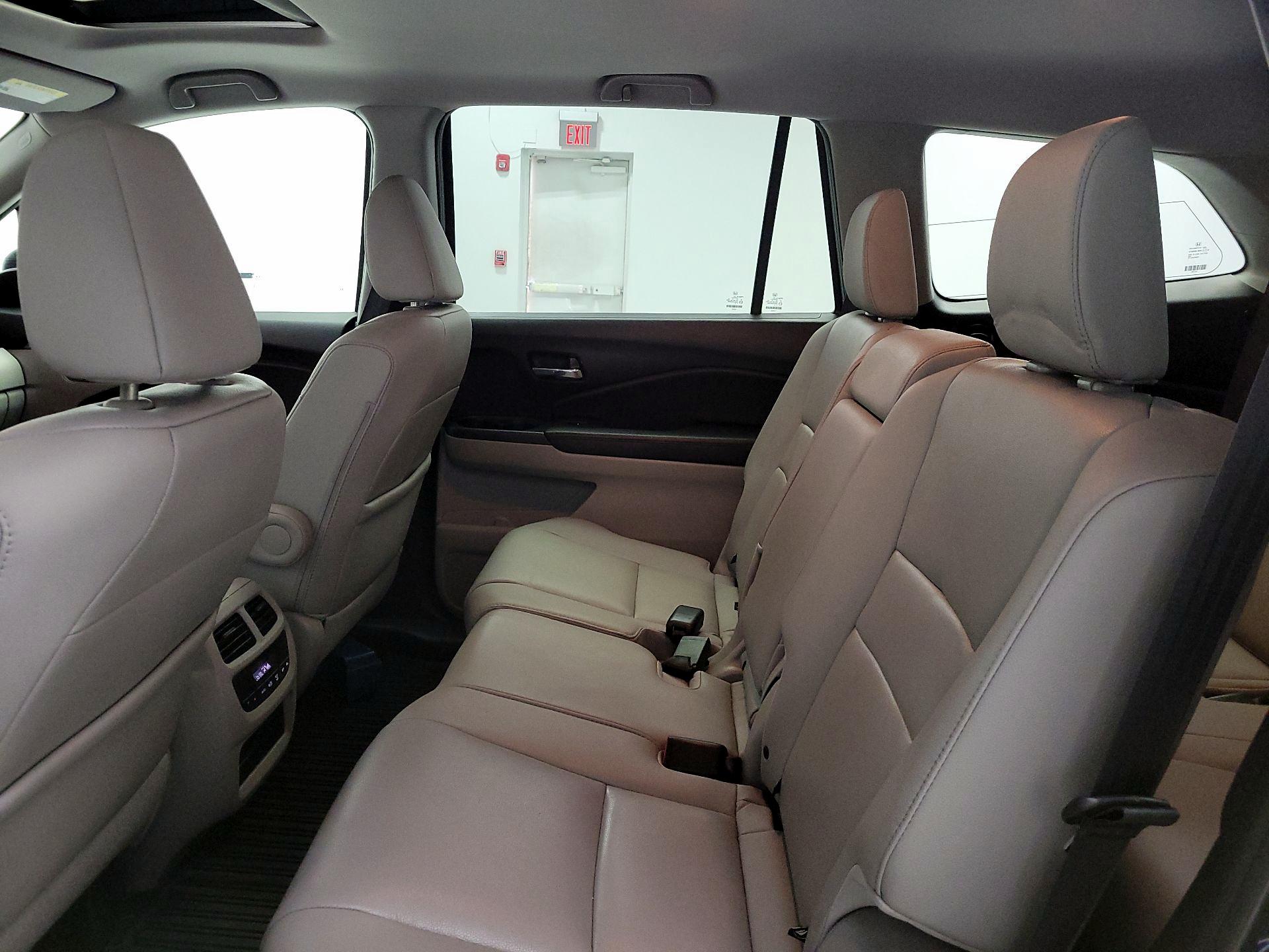 Thumbnail: 2018 Honda Pilot - 20