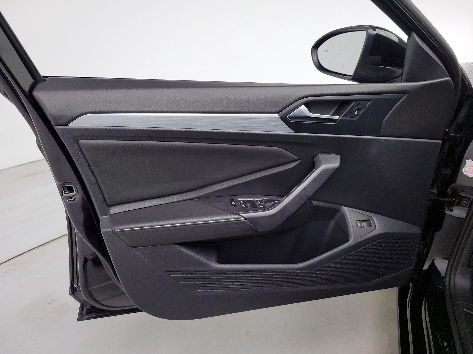 Thumbnail: 2025 Volkswagen Jetta - 12